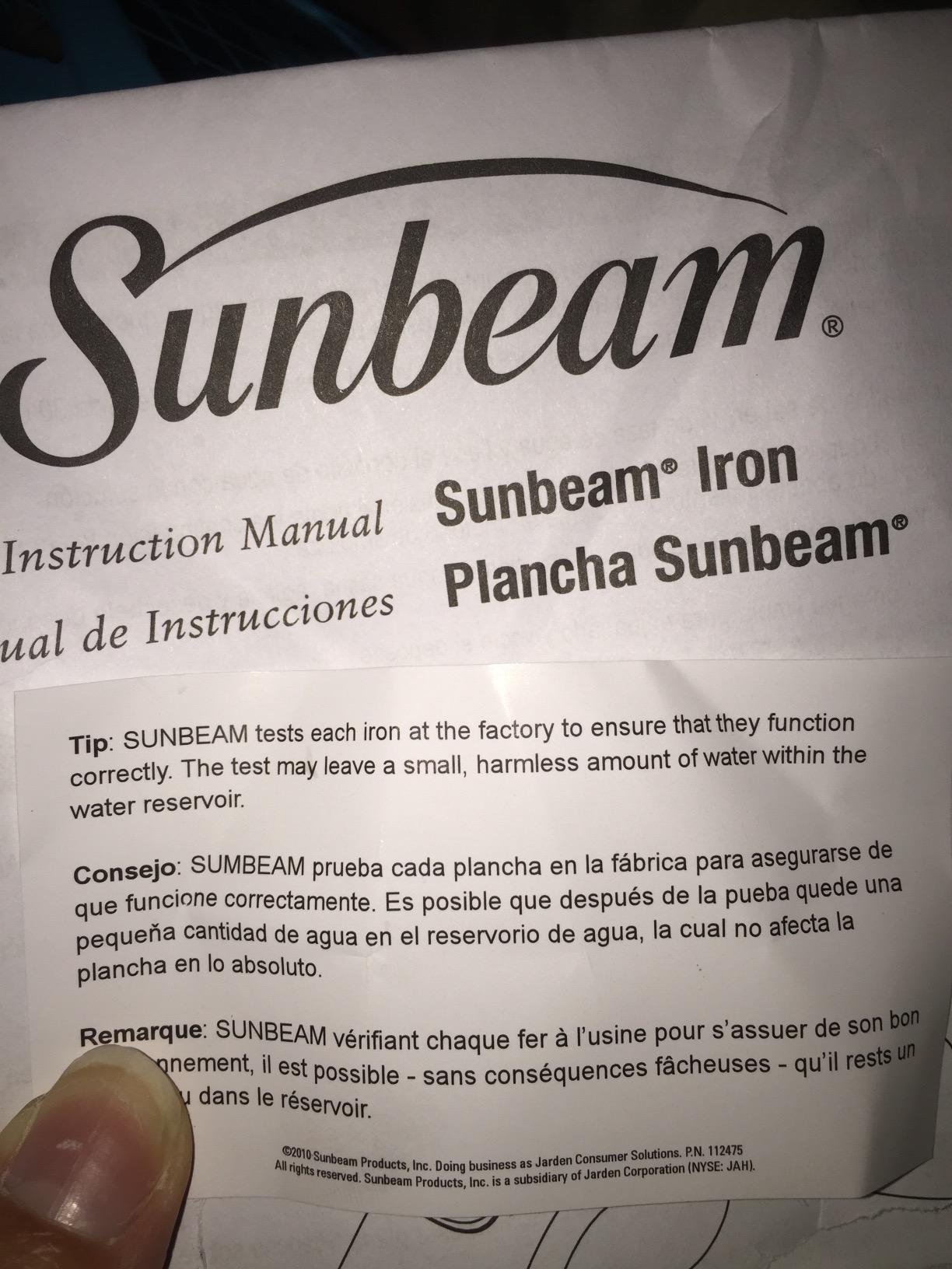 Sunbeam Classic Steam Iron, 1200 Watt, Mid-size Anti-Drip Nonstick Soleplate, Horizontal or Vertical Shot of Steam with 8' 360-Degree Swivel Cord and 3-Way Auto Shut-Off, White customer photo 1