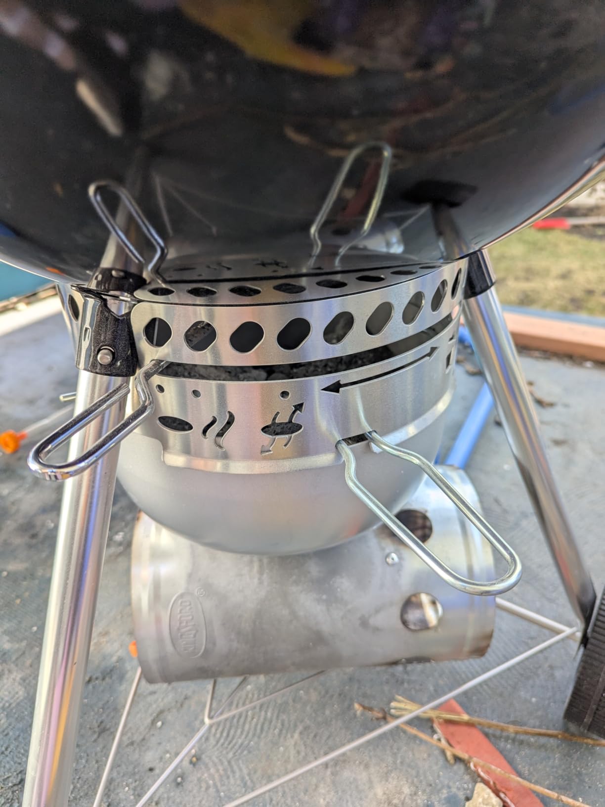 Weber Original Kettle Premium Charcoal Grill, 22-Inch, Black - Outdoor BBQ Grill with Built-In Thermometer, Heat Control Dampers & One-Touch™ Cleaning System customer photo 1