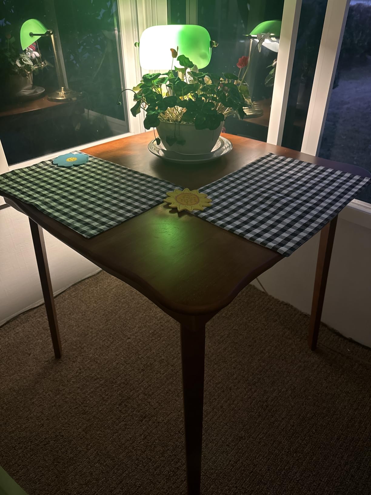 MECO Stakmore Stylish Durable Versatile Square Solid Wood Scalloped Edge Compact Folding Traditional Card Table for Home Use, Cherry customer photo 1