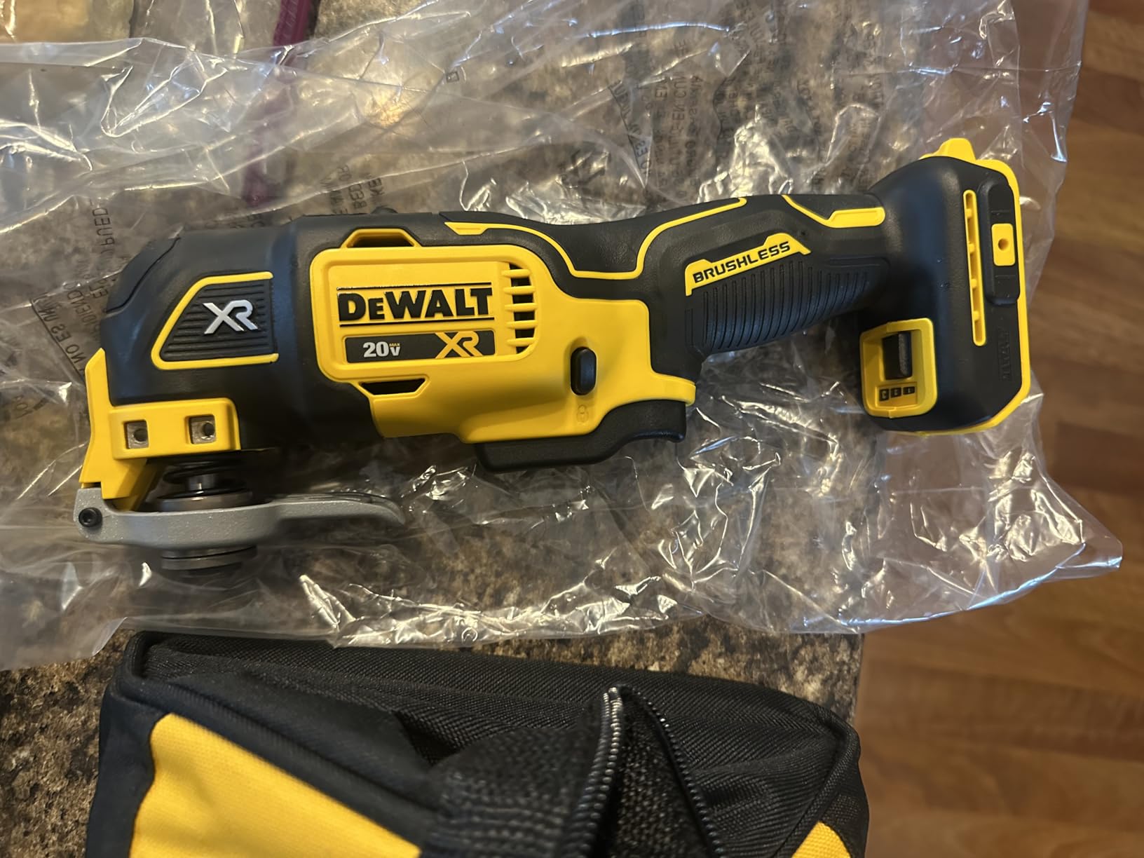 DEWALT 20V MAX XR Oscillating Multi-Tool Kit, Oscillating Tool Accessories, Cordless, 3-Speed, Quick Blade Change, Sand Paper, Blades, Battery and Charger Included (DCS356D1) customer photo 2