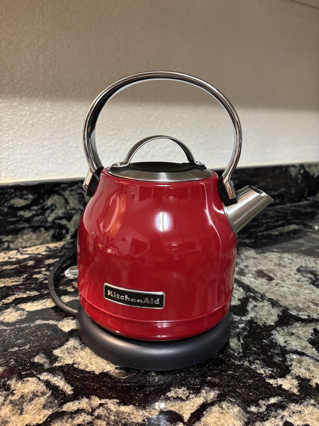 KitchenAid 1.25L Electric Kettle KEK1222, Pistachio customer photo 1