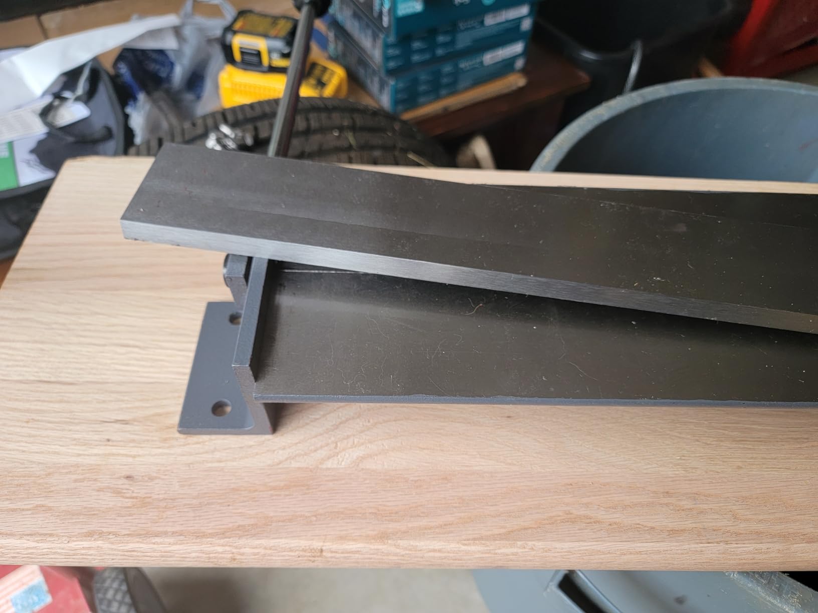KAKA INDUSTRIAL W-3018C Sheet Metal Brake, 30-Inch Manual Metal Bender with 2 C-Clamps, Portable 0-90 Degrees Adjustable Steel Bending Tool customer photo 1