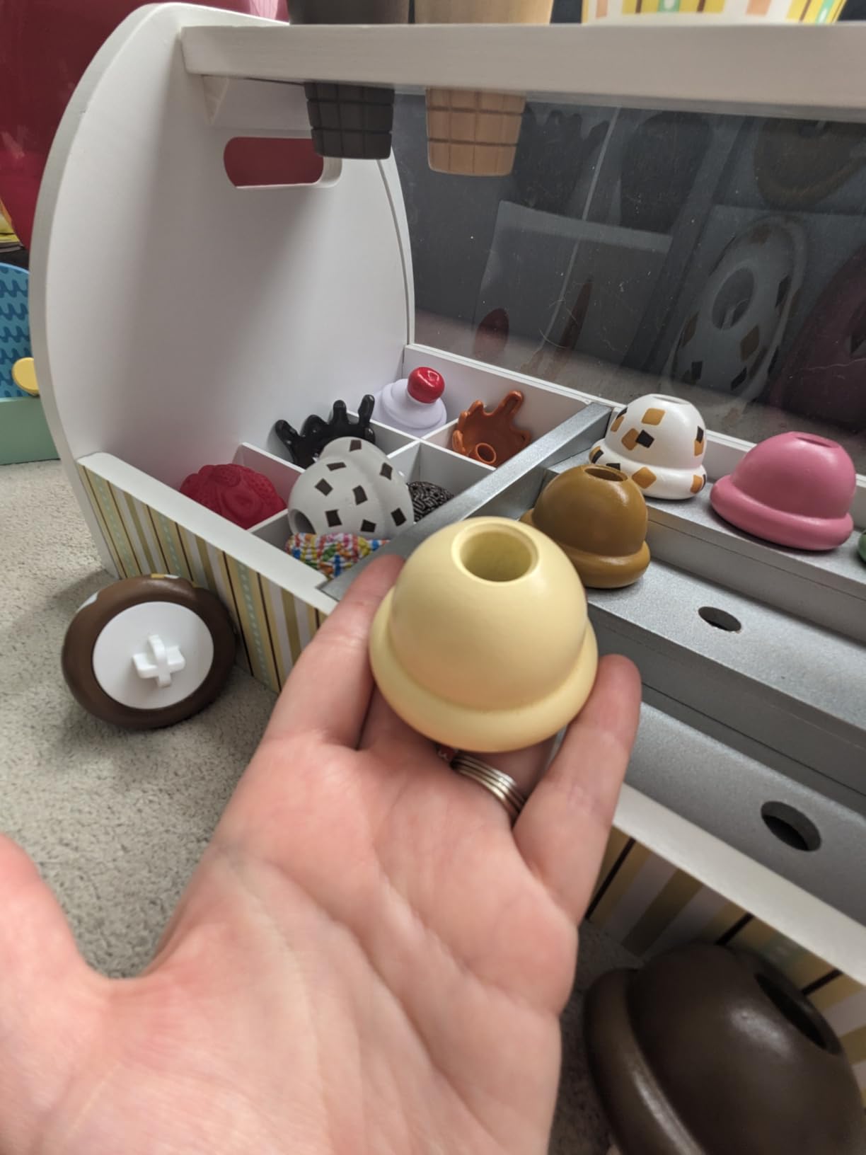 Melissa & Doug Wooden Scoop & Serve Ice Cream Counter, Pretend Play Store, 28 Toy Food & Play Kitchen Accessories, Ages 3+ customer photo 2