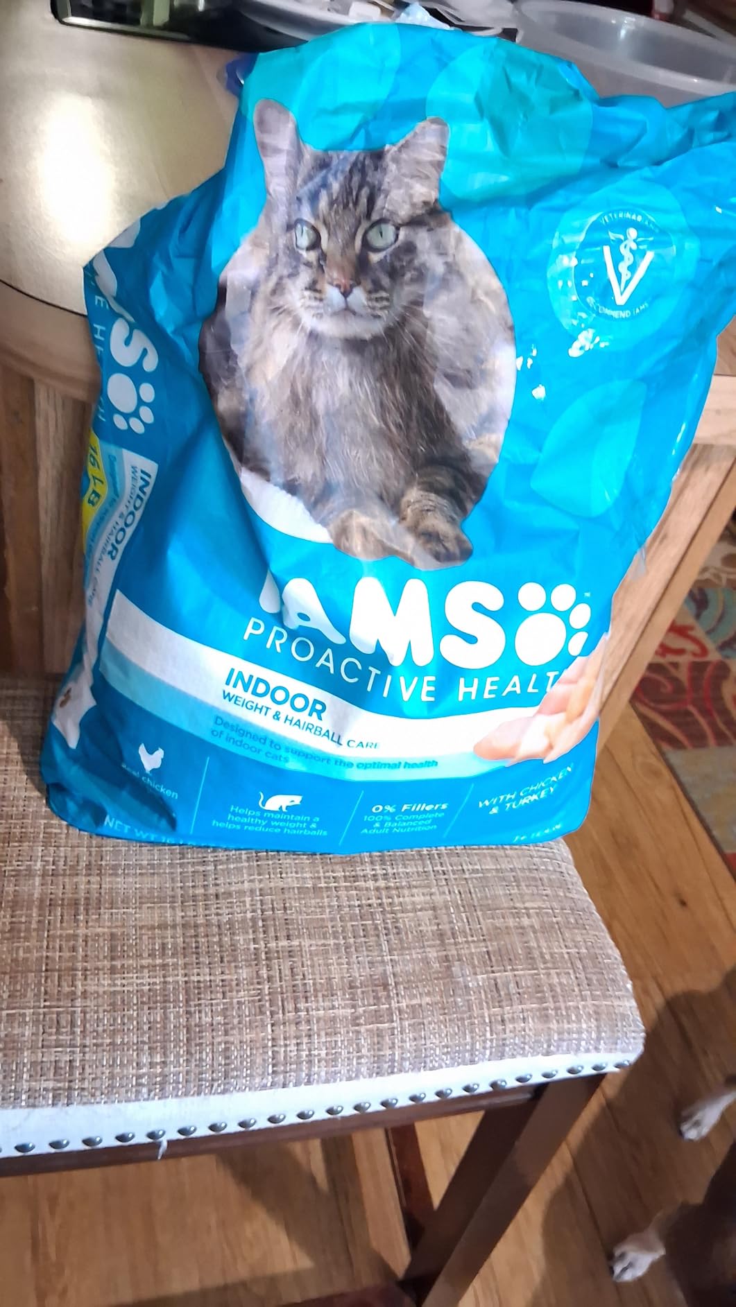 IAMS Proactive Health Dry Cat Food, Indoor Weight and Hairball Care Cat Food Dry Recipe, with Real Chicken in Every Bite, 7 lb. Bag customer photo 2
