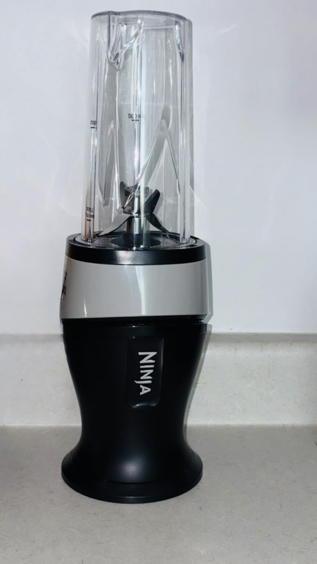 Ninja Fit Compact Personal Blender (QB3001SS) | For Smoothies, Shakes & Frozen Drinks | (2) 16-oz. To-Go Cups with Spout Lids | 700-Watt | Black customer photo 1