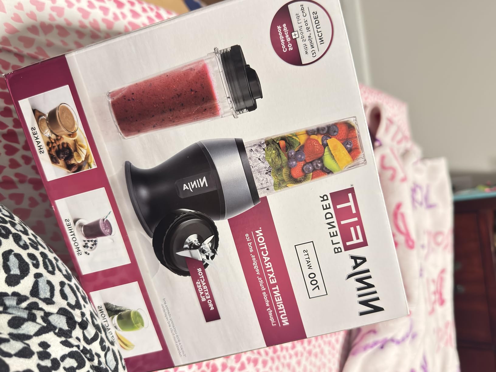 Ninja Fit Compact Personal Blender (QB3001SS) | For Smoothies, Shakes & Frozen Drinks | (2) 16-oz. To-Go Cups with Spout Lids | 700-Watt | Black customer photo 2