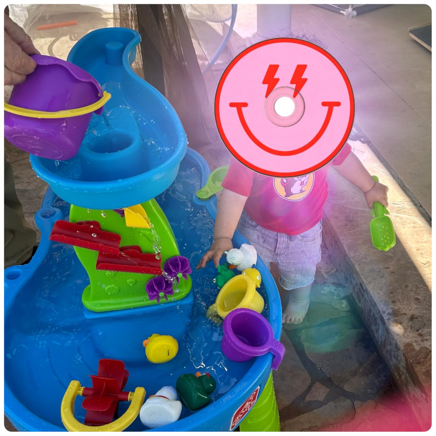 Step2 Rain Showers Splash Pond Water Table, Kids Water and Sand Activity Sensory Playset, 13 Piece Water Toy Accessories, Ages 1.5+ customer photo 1