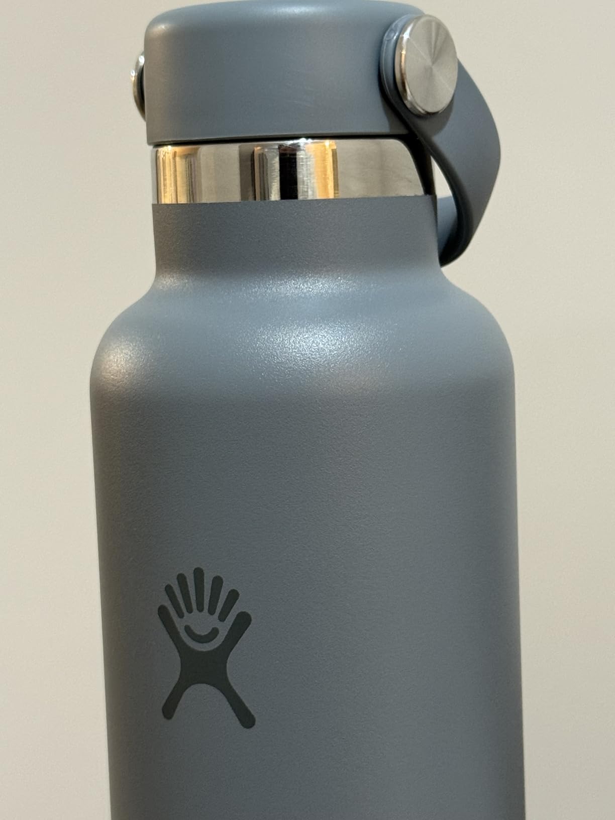 Hydro Flask Water Bottle - Insulated Stainless Steel - Non Spill, Leakproof in 24 Oz White customer photo 1