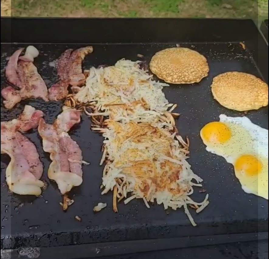 Royal Gourmet GD401C 4-Burner Propane Gas Grill and Griddle Combo with Cover, 48,000 BTUs Output for Outdoor Cooking While Camping or Tailgating customer photo 2