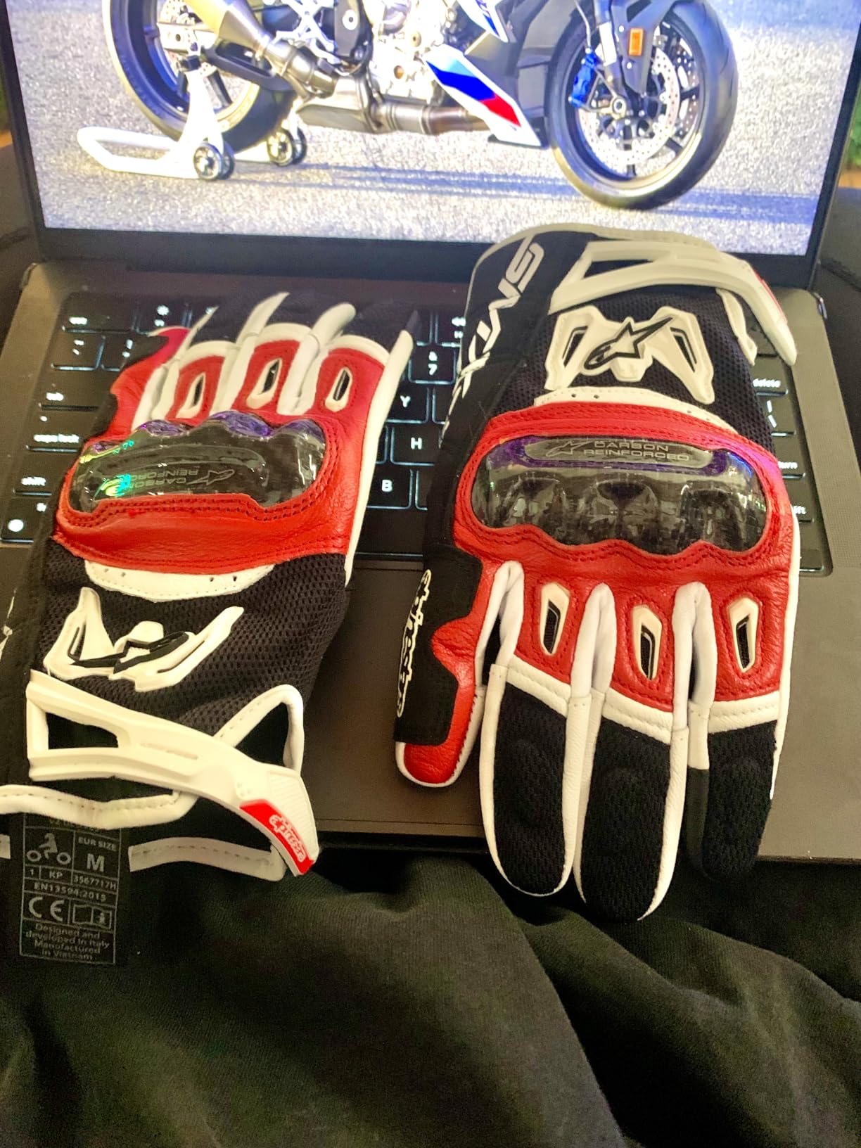 Alpinestars SMX-2 Air Carbon V2 Gloves - Black, Full-Grain Leather & 3D Mesh, Carbon Knuckle Protection, Touchscreen Compatible, Pre-Curved Design customer photo 1