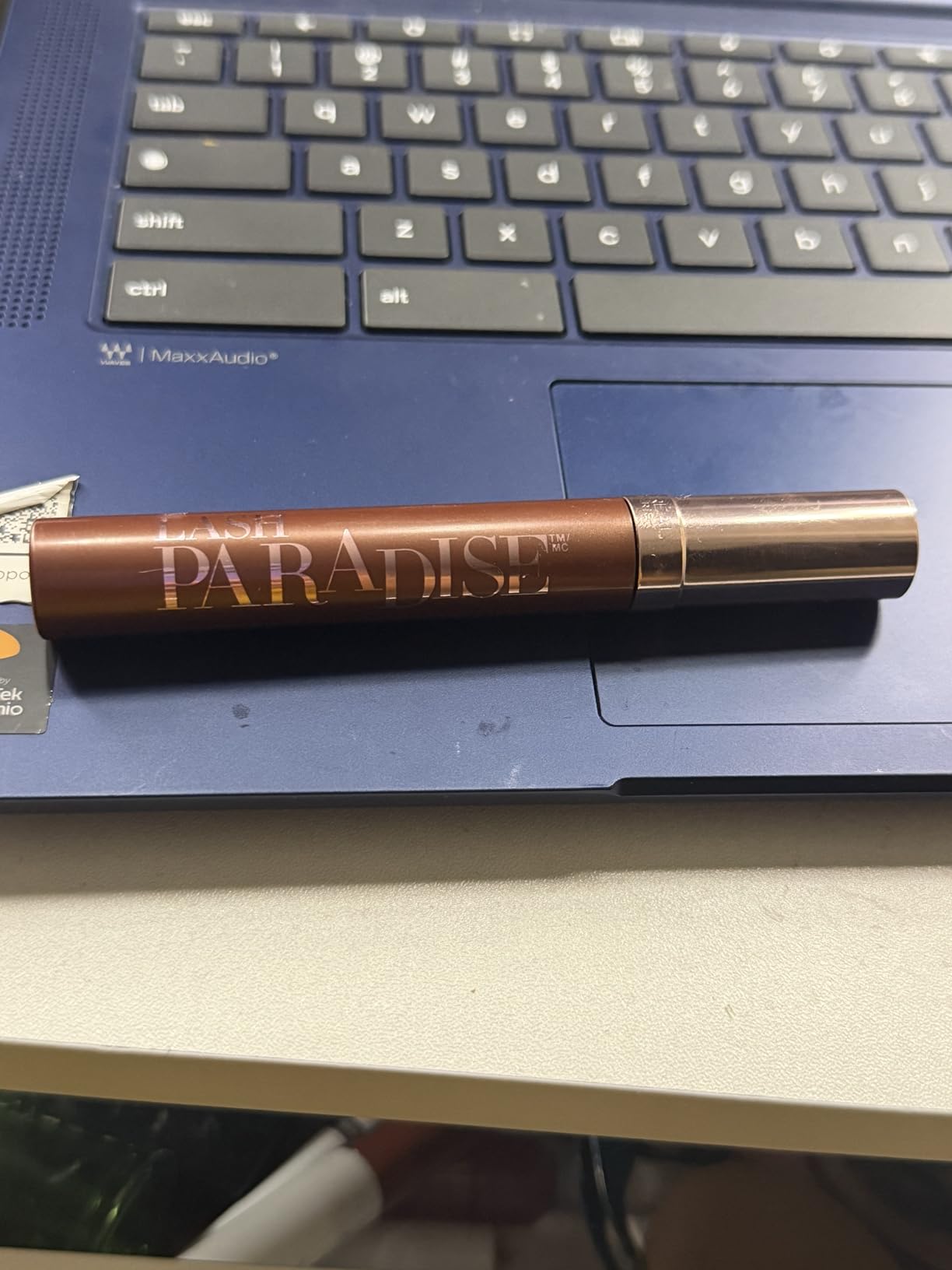 L'Oreal Paris Makeup Voluminous Lash Paradise Mascara, Voluptuous Volume, Intense Length, Feathery Soft Full Lashes, No Flaking, No Smudging, No Clumping, Blackest Black, 0.25 Fl Oz customer photo 1