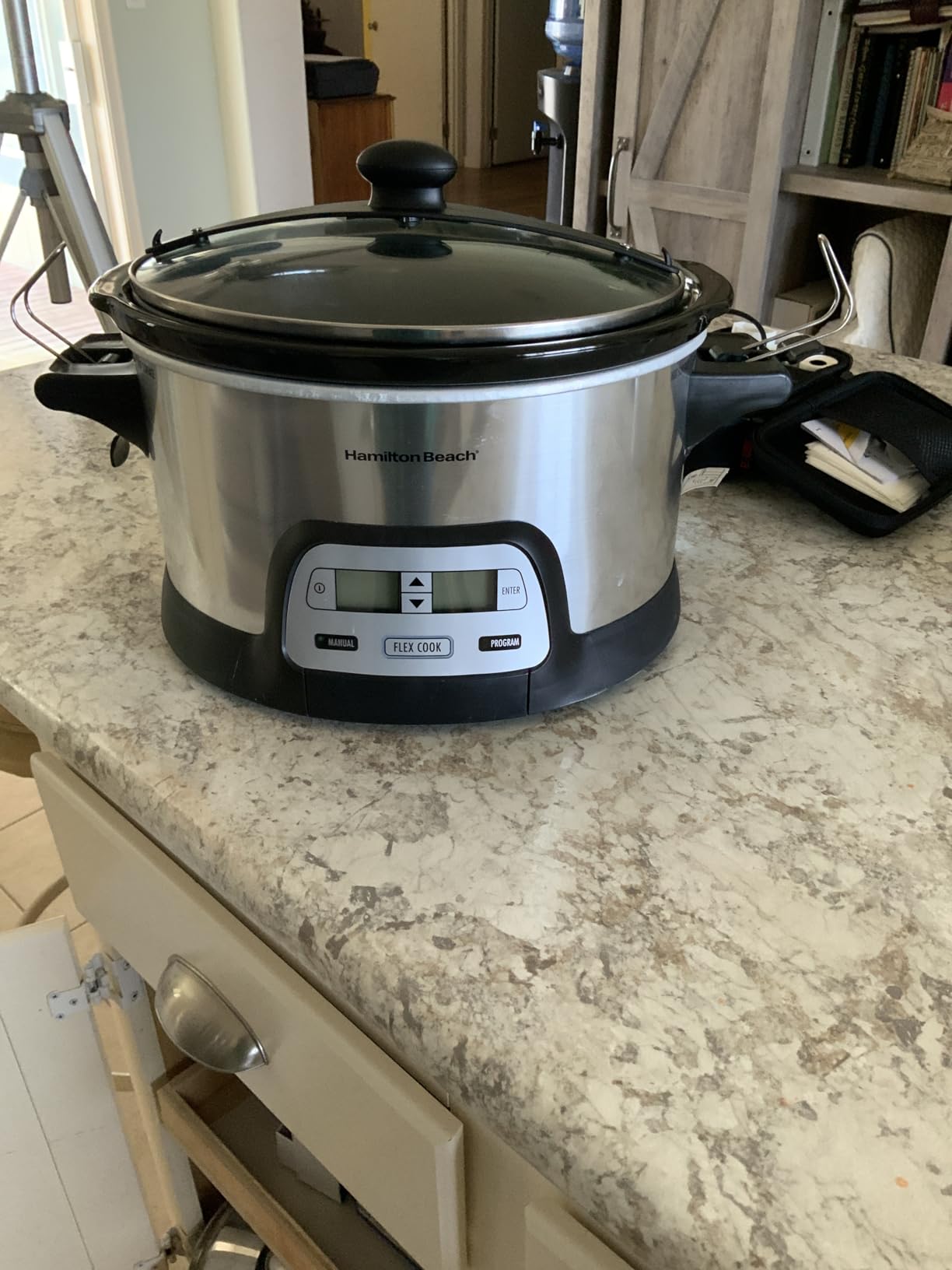 Hamilton Beach 33861 Portable Programmable Slow Cooker, Dishwasher Safe Crock, 6 Qt, FlexCook Dual Digital Timer/2 Heat Settings, Lid Lock for Easy Travel, Silver customer photo 2