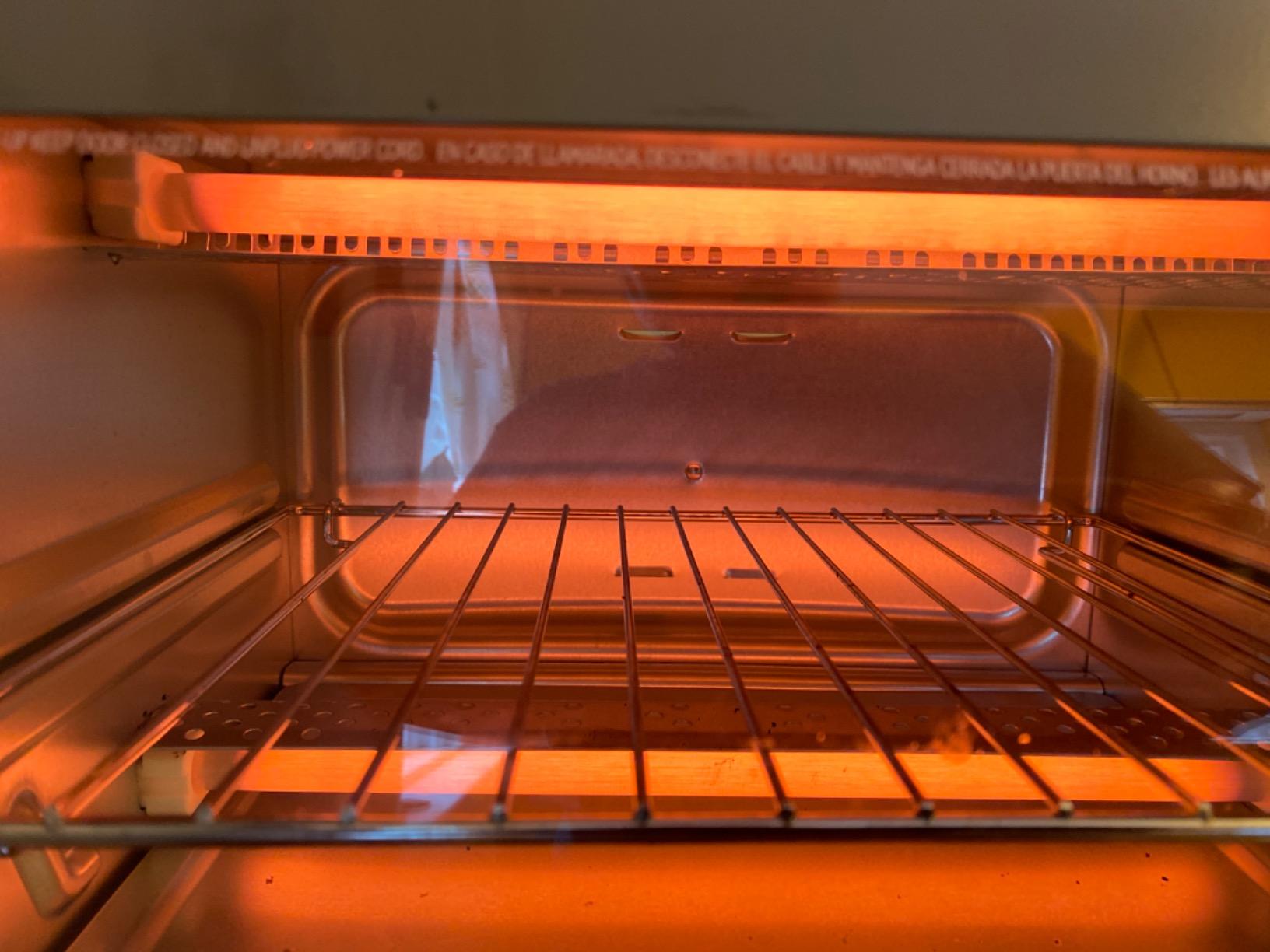 BLACK+DECKER 4-Slice Toaster Oven with Natural Convection, Stainless Steel, TO1760SS (TO1760SST-1) customer photo 1