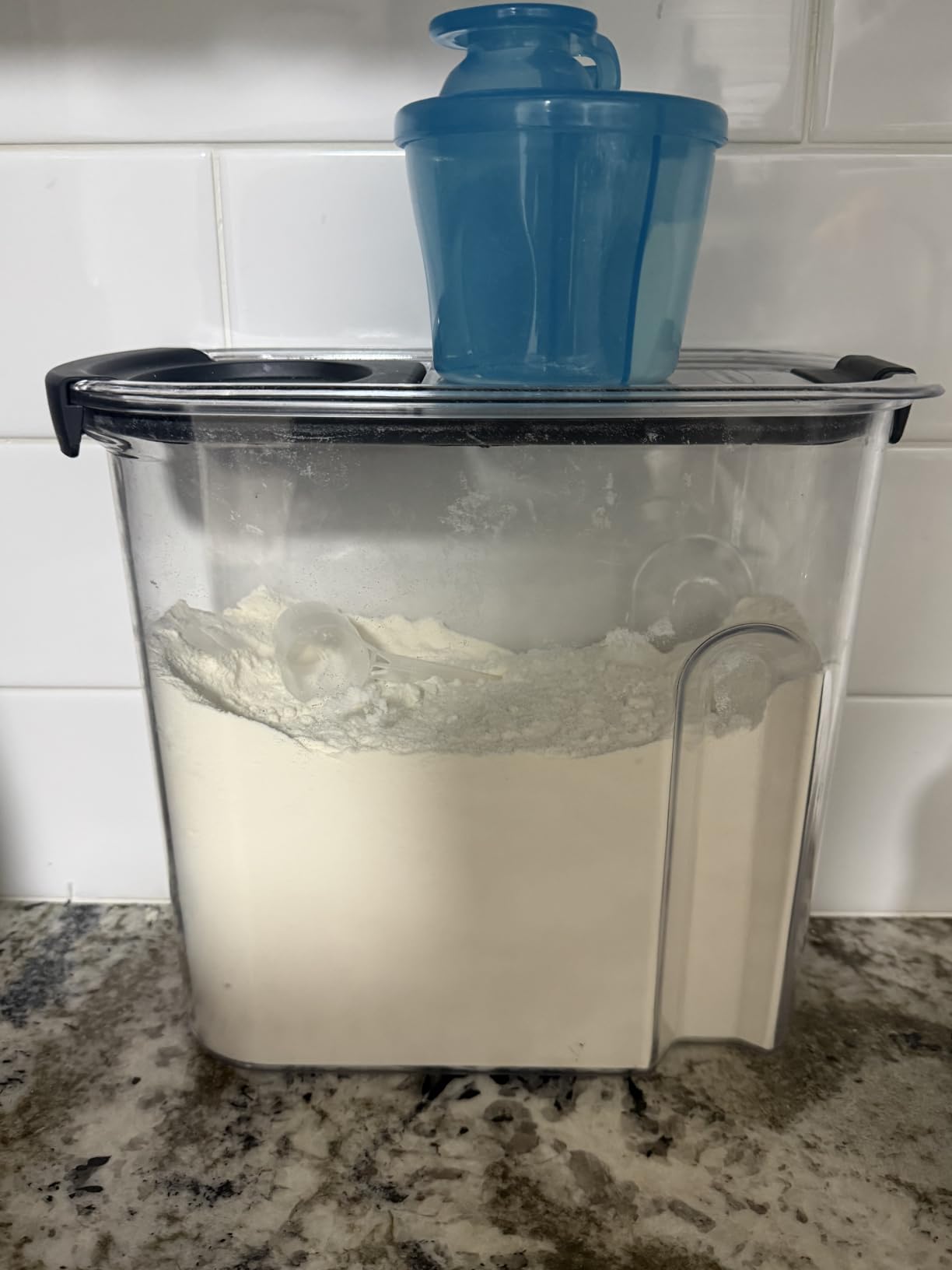 Rubbermaid Brilliance Pantry Food Storage Containers, Set of 4 (8 Pieces), BPA-Free, Clear, Airtight customer photo 1