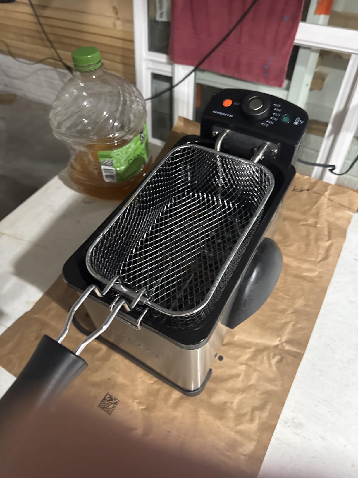 OVENTE Electric Deep Fryer 2 Liter Capacity, 1500 Watt Lid with Viewing Window and Odor Filter, Adjustable Temperature, Removable Frying Basket, Stainless Steel Body, Silver FDM2201BR customer photo 2
