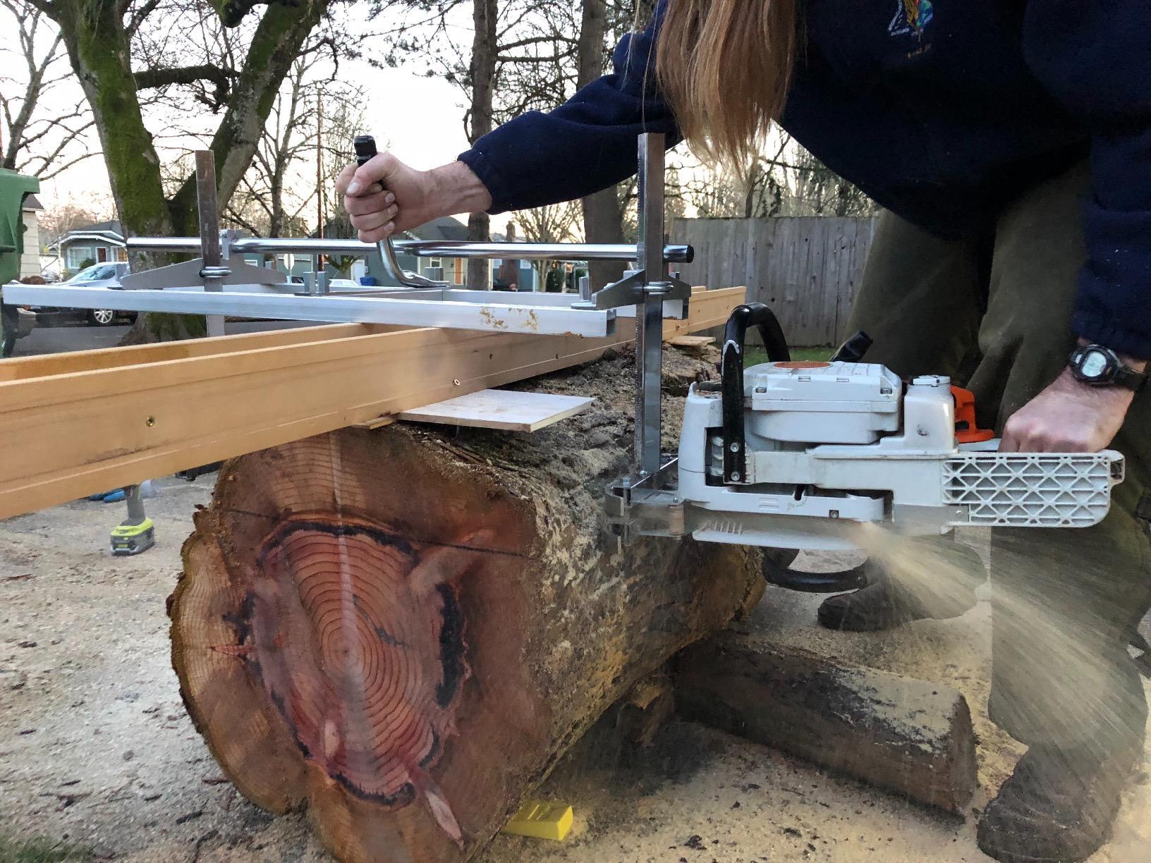 Carmyra Portable Chainsaw Mill 48 Inches Planking Milling Bar Size 14 Inches to 48 Inches customer photo 1