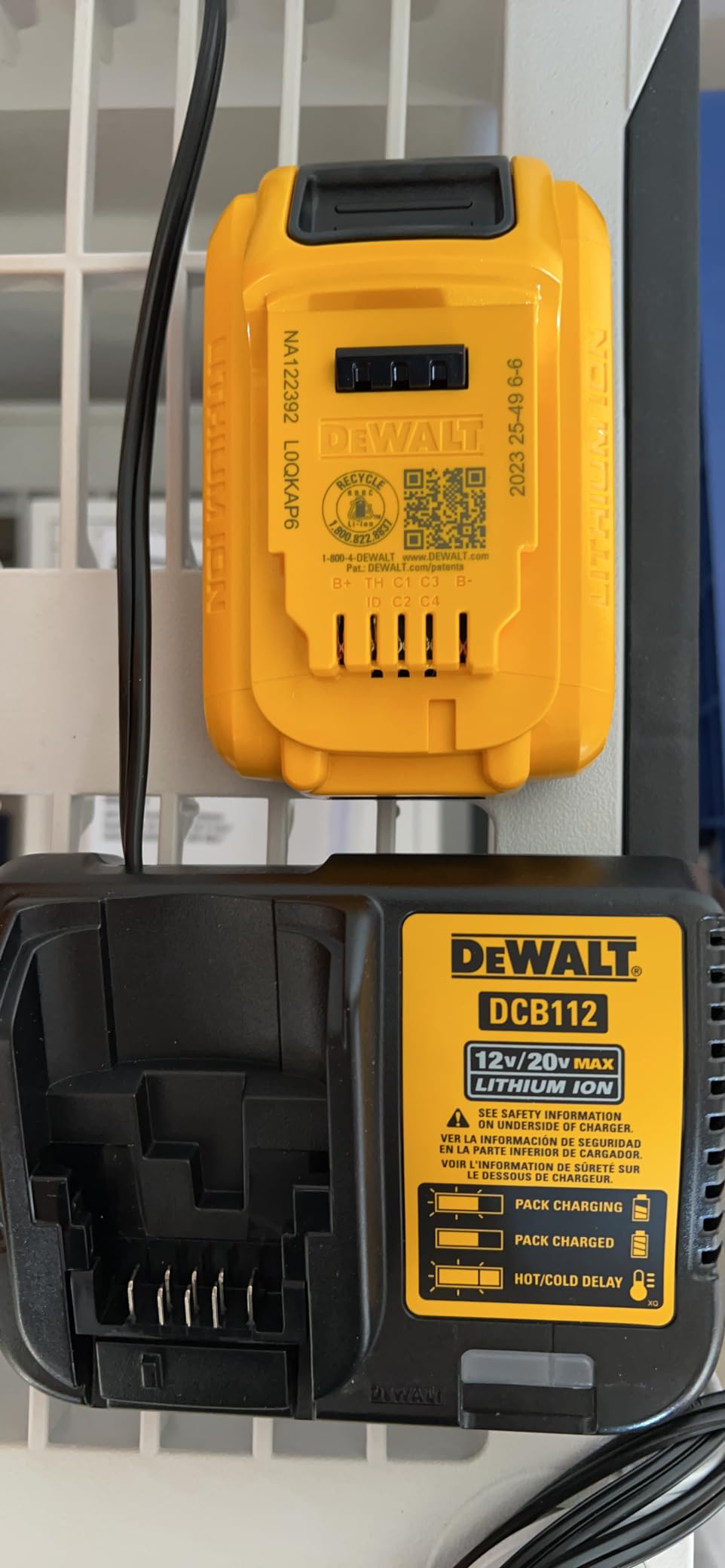 20V MAX Battery Pack with Charger, 3 Ah, Extra Long Run Time (DCB230C) customer photo 2