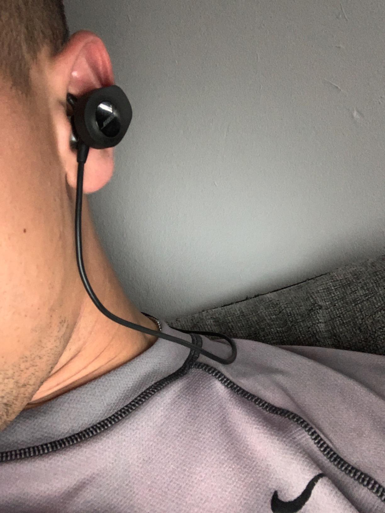 BOSE SoundSport Wireless Headphones, Black (Renewed) customer photo 1
