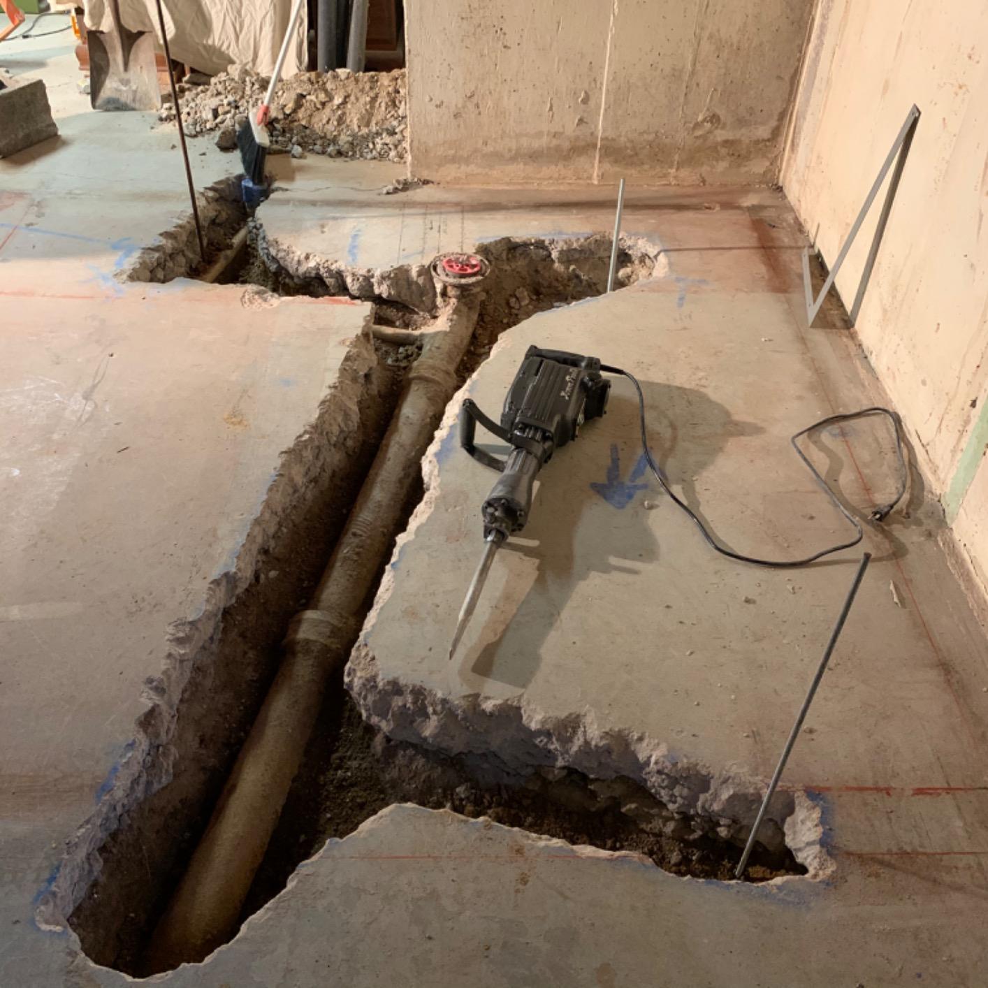 XtremepowerUS 2200W Demolition Electric Jack Hammer Floor Breaker Wood Metal Concrete Breaker High Impact include 2 Chisel Bits (Flat Chisel & Point Chisel) with Case customer photo 2