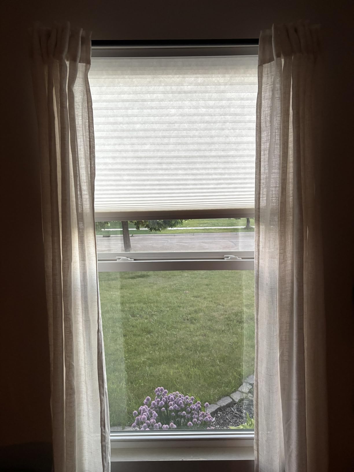 BlindsAvenue Cordless Cellular Honeycomb Shade, Light Filtering Blinds for Indoor Window, Thermal Insulation Shades for Home, Noise Reduction, Color: White, Size: 35