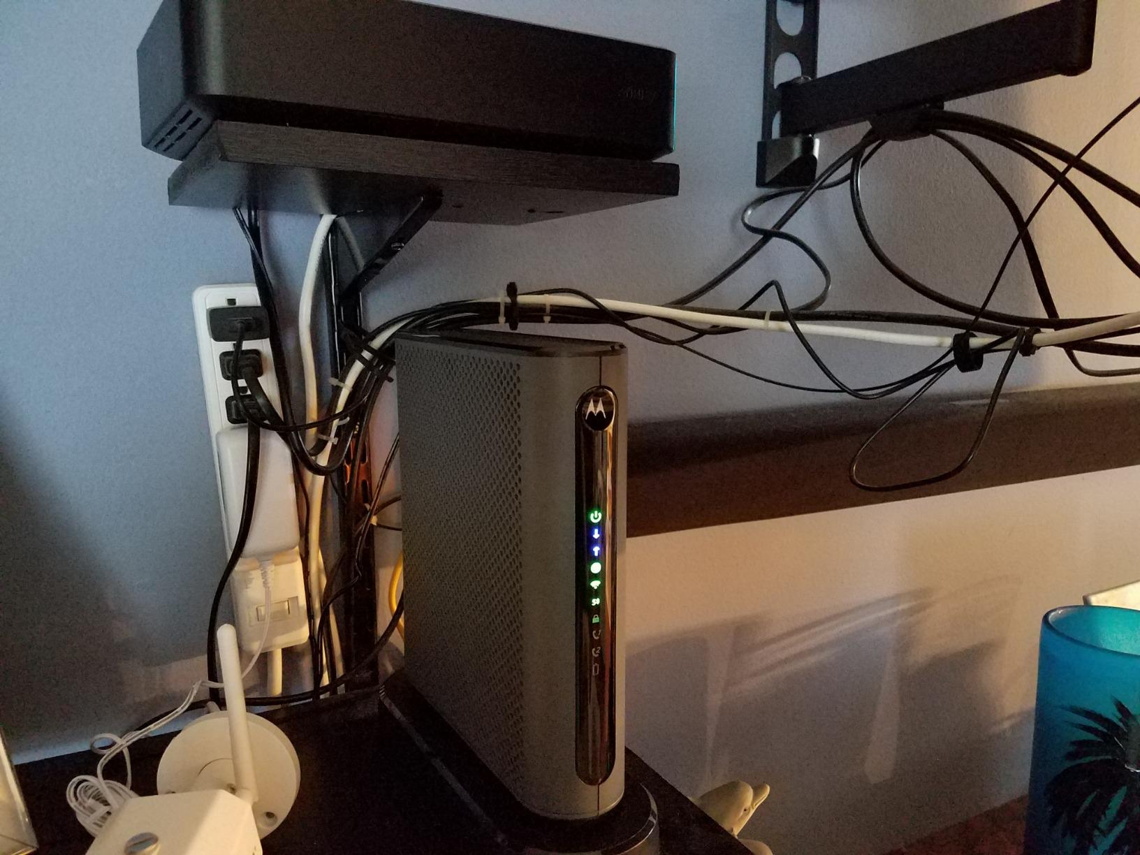 Motorola MT7711 (24X8) Cable Modem-Two Phone Ports Router, DOCSIS 3.0 Modem, AC1900 Dual Band Wi-Fi Gigabit Router for Comcast Xfinity customer photo 1