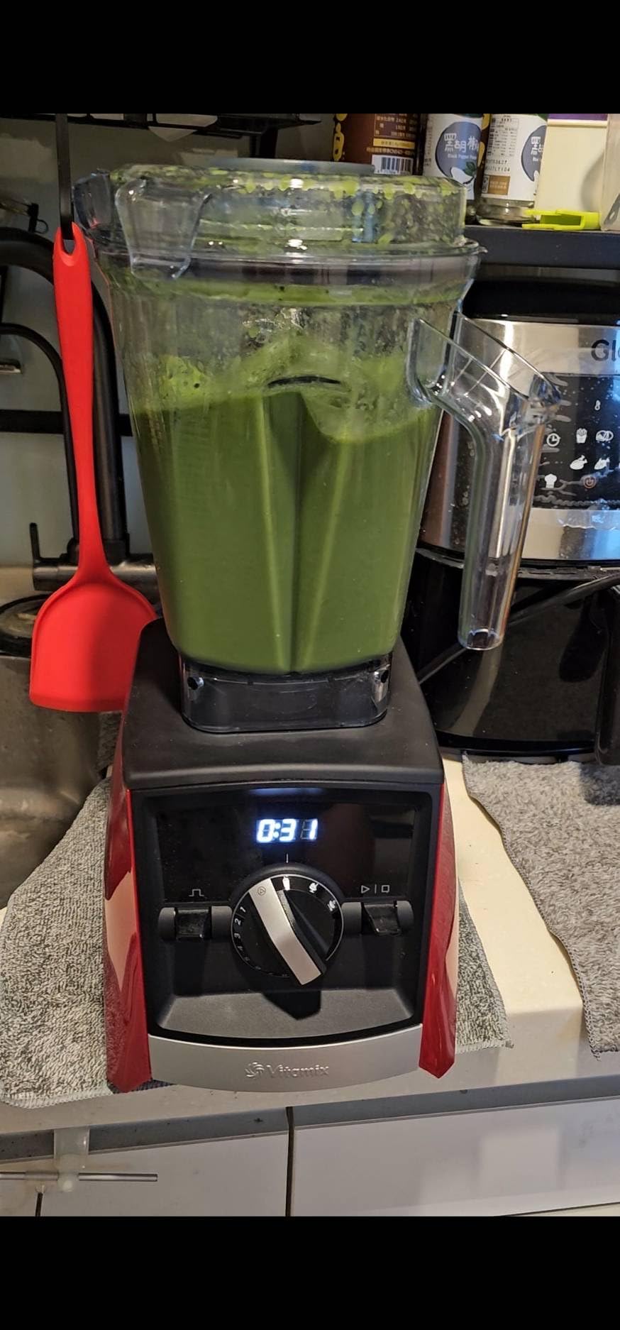Vitamix A2500 Ascent Series Smart Blender, Professional-Grade, 64 oz. Low-Profile Container, Black (Renewed) customer photo 2