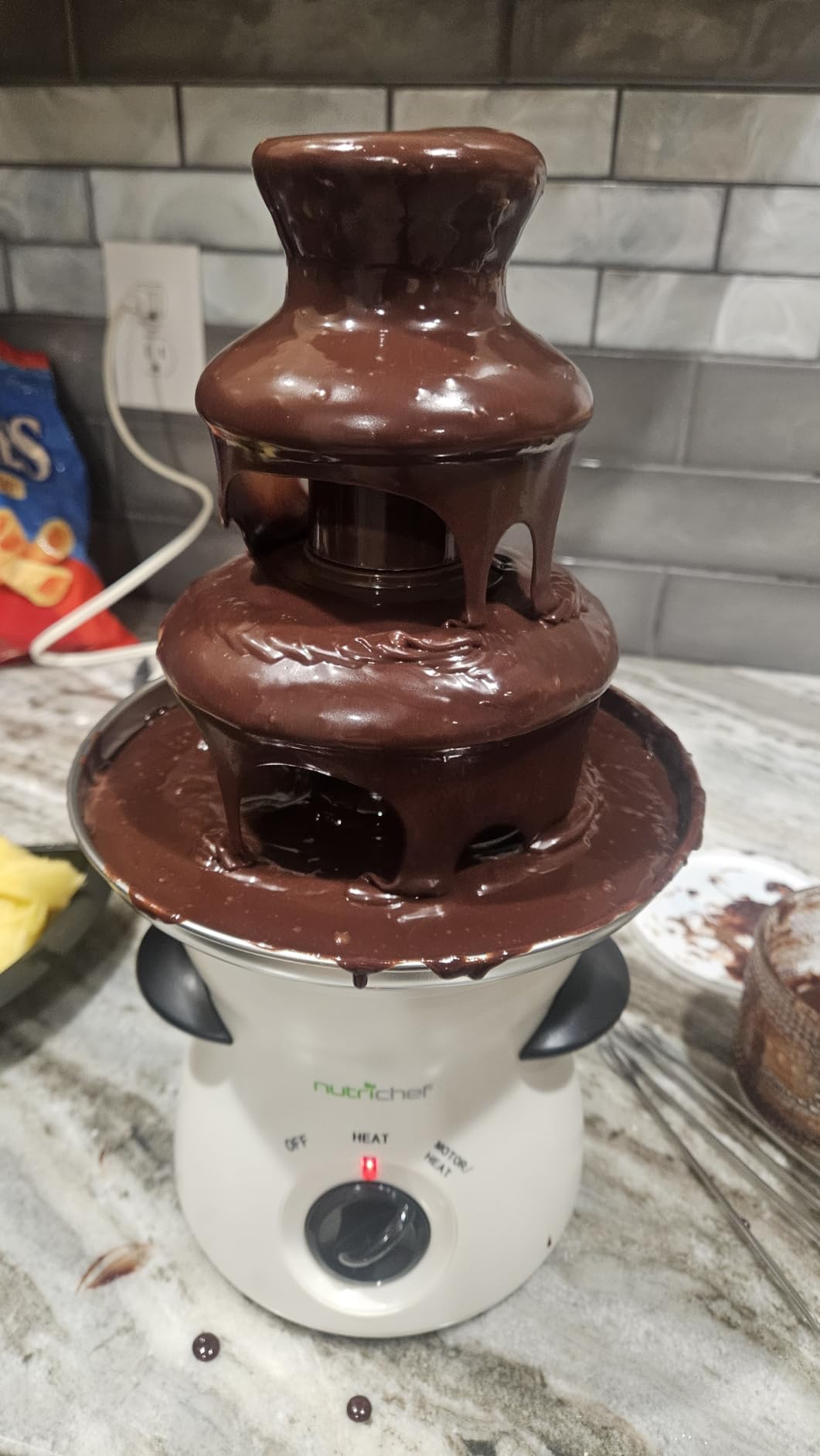 NutriChef 3 Tier Chocolate Fondue Fountain - Electric Stainless Chocolate Dipping Warmer Machine - Warm & Melt Chocolate, Butter & Cheese - Great for Parties, Events & Weddings - Pot Capacity 16 OZ customer photo 1