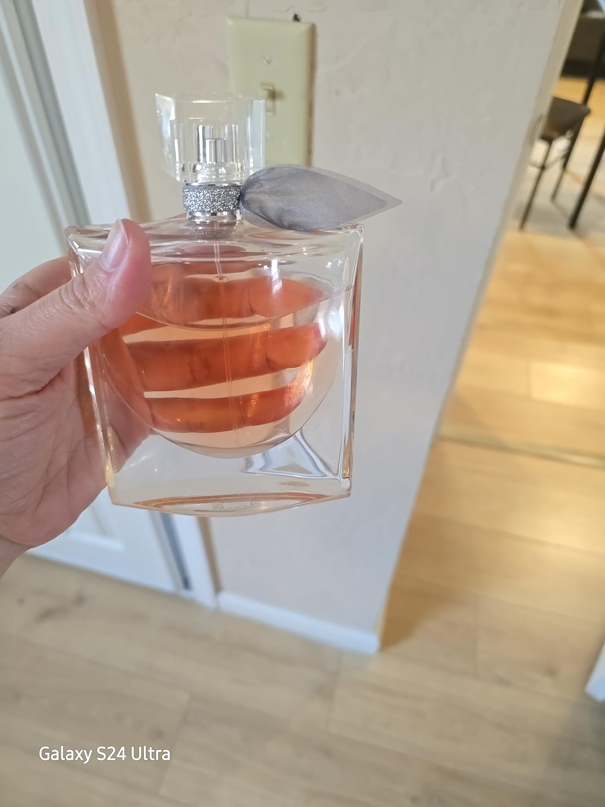 Lancome La Vie Est Belle Eau de Parfum - Long Lasting Fragrance with Notes of Iris, Earthy Patchouli, Warm Vanilla & Spun Sugar customer photo 1
