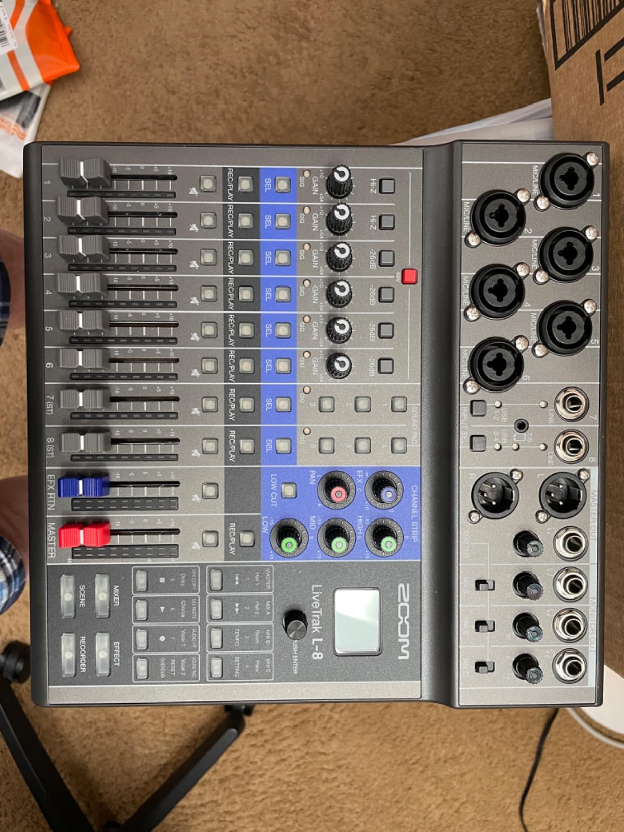 Zoom LiveTrak L-8 Recorder/Mixer for Musicians & Podcasters customer photo 1