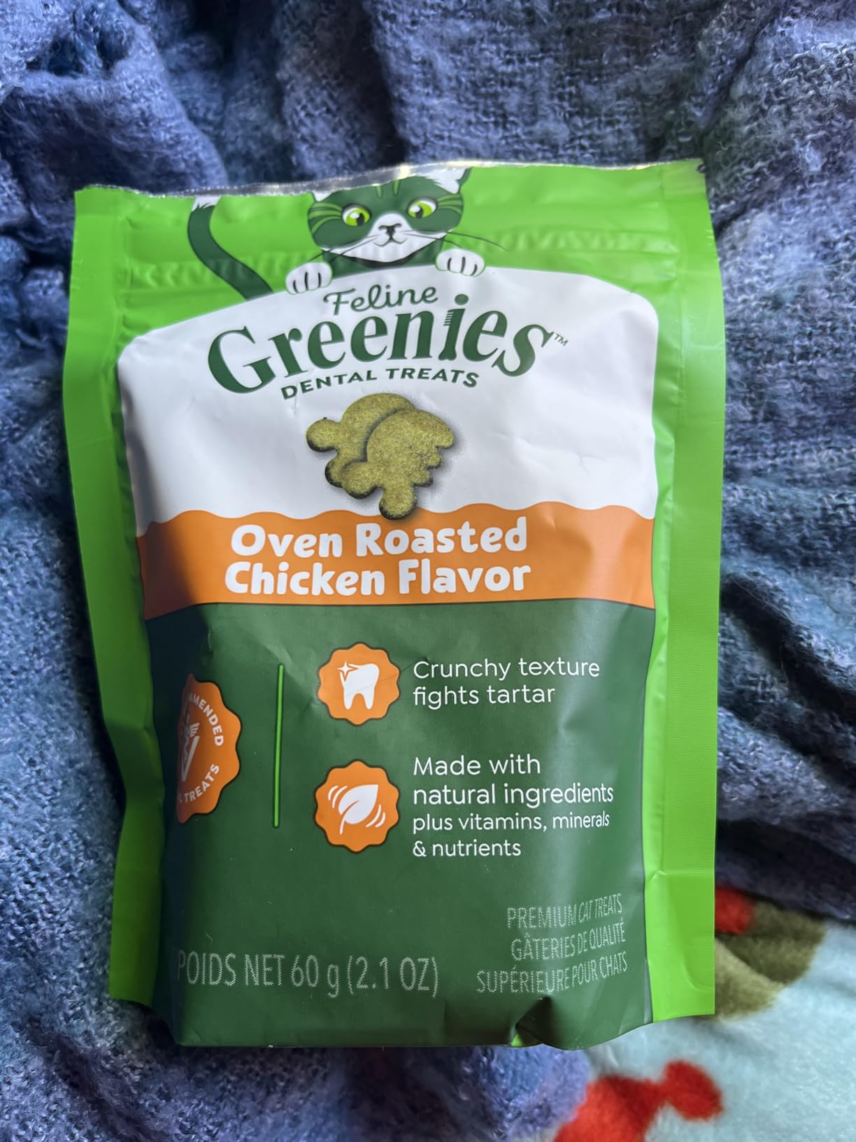 Greenies Cat Treats, Feline Veterinarian-Recommended Adult Natural Dental Cat Treats, Oven Roasted Chicken Flavor, 9.75 oz. Tub customer photo 1