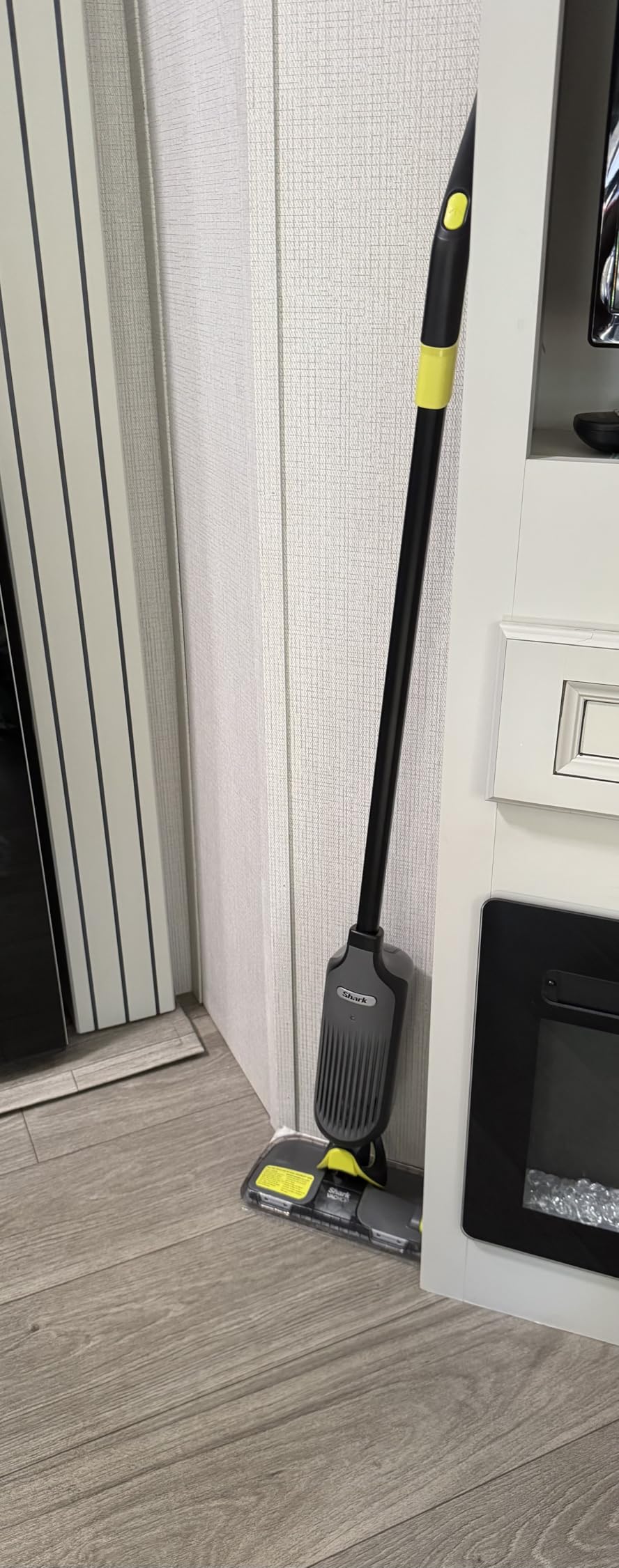 Shark VACMOP Cordless Hard Floor Cleaner, Vacuum and Spray Mop, Powerful Suction, Lightweight, LED Headlights, VM252 customer photo 1