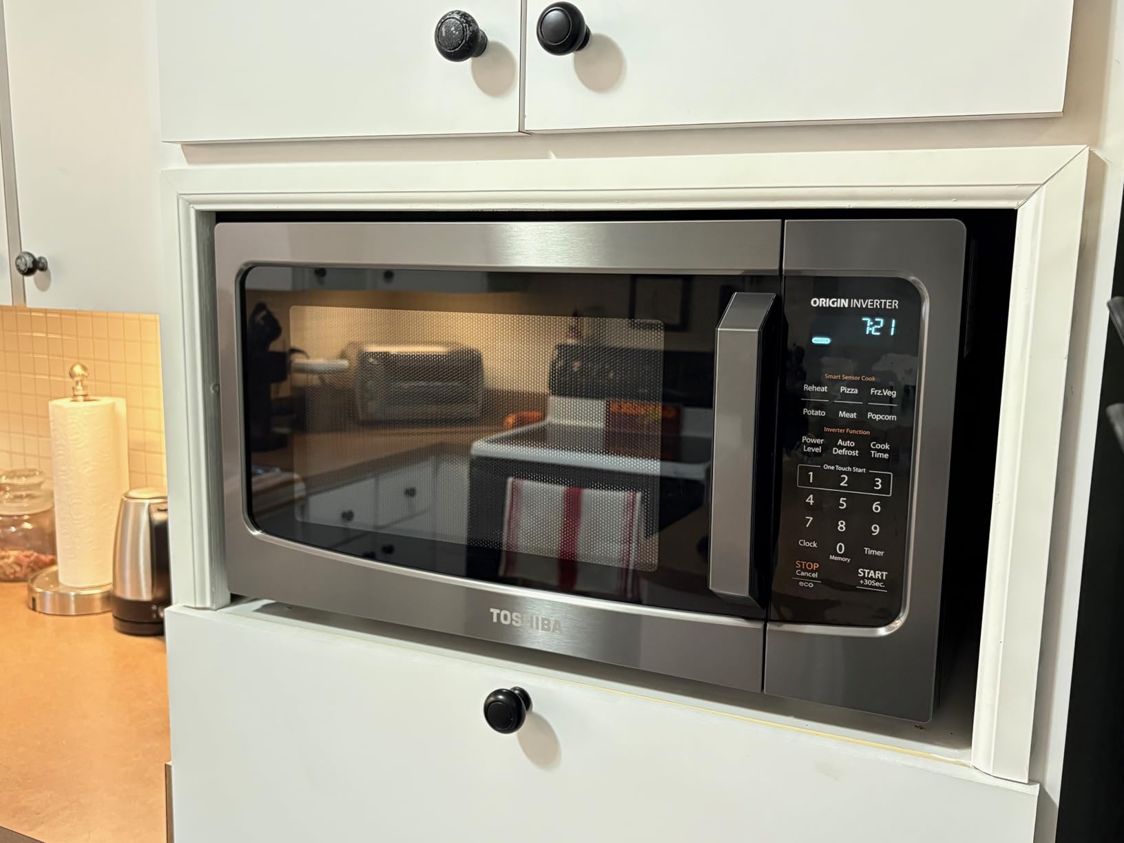 Toshiba ML-EM45PIT(BS) Countertop Microwave Oven with Inverter Technology, Kitchen Essentials, Smart Sensor, Auto Defrost, 1.6 Cu.ft, 13.6