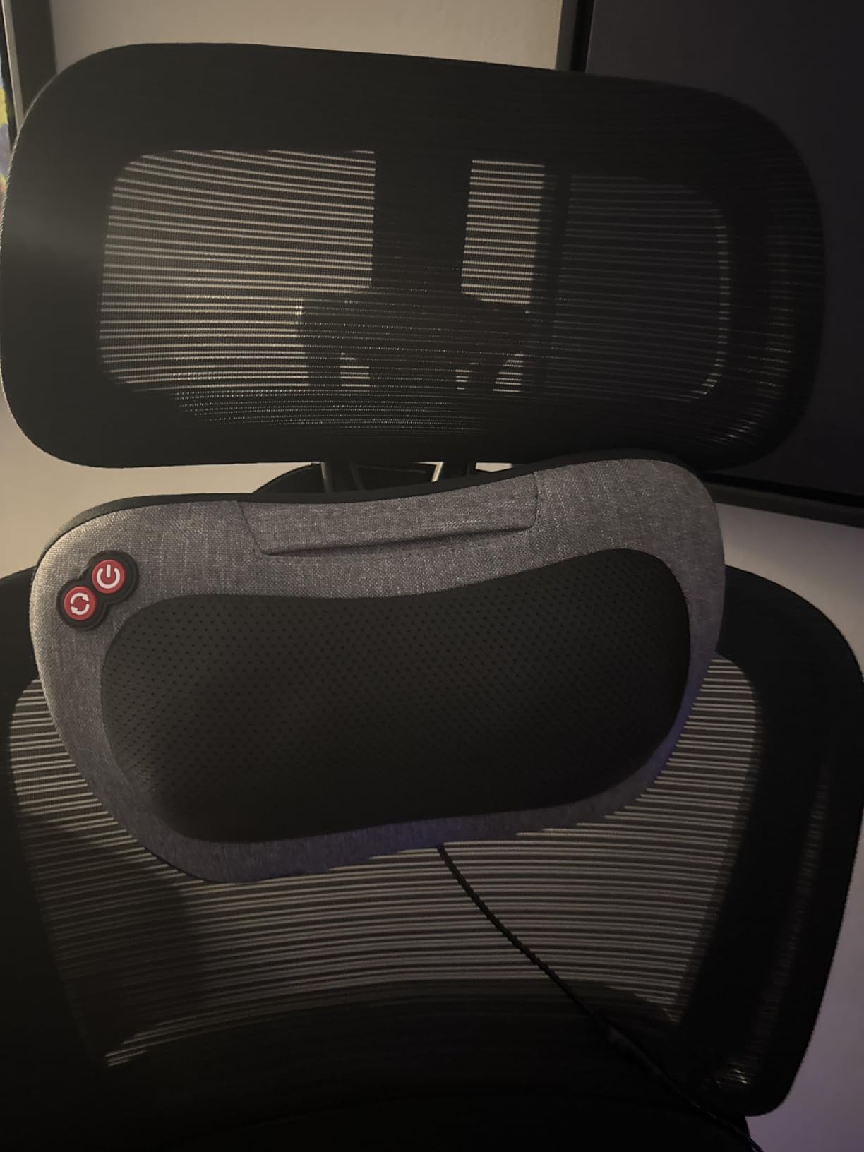 VIKTOR JURGEN Shiatsu Back Massager with Heat - Deep Tissue Massage for Neck, Shoulder, Leg, Upper & Lower Back Pain Relief, Electric Kneading 3D Massage Pillow Gifts for Men Women Dad, Mom, Christmas customer photo 2