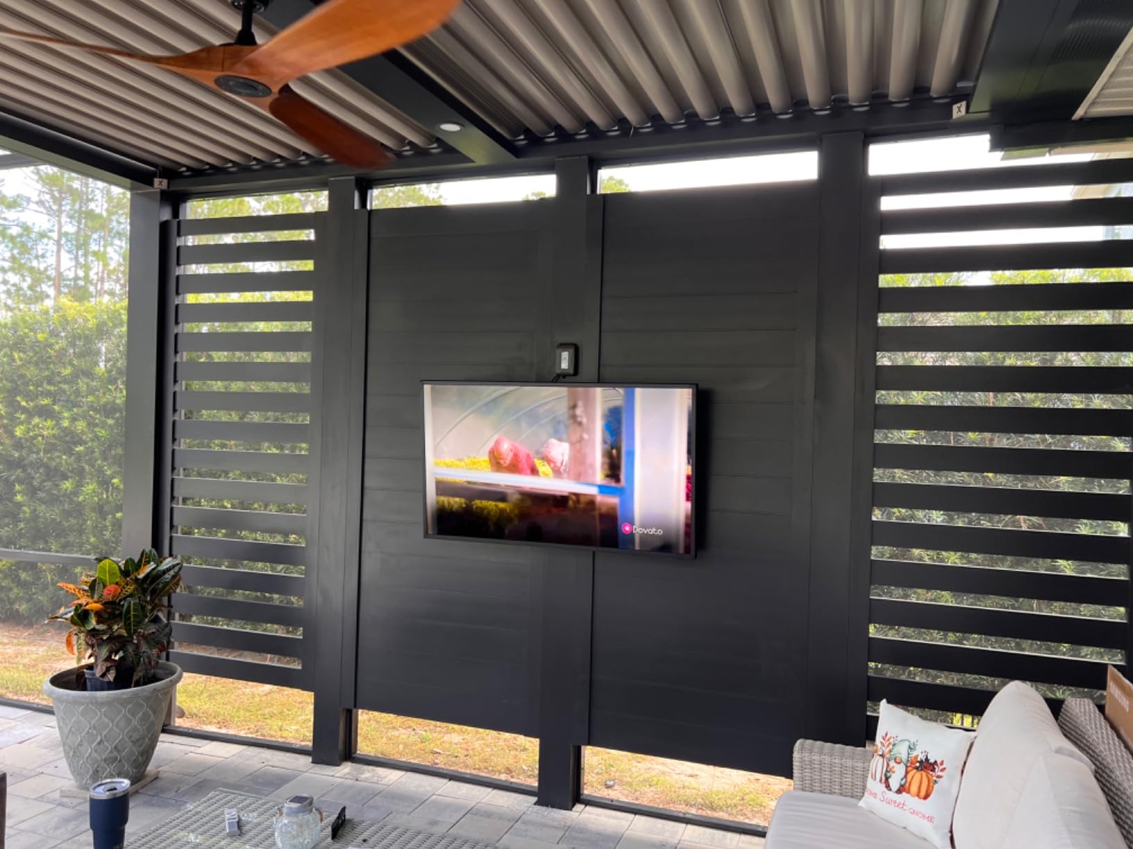 65-inch Class QLED 4K The Terrace Partial Sun Outdoor, Direct Full Array 16x, Quantum HDR 32x, Weatherproof, Wide Viewing Angle Smart TV w/ Alexa Built-in (QN65LST7TAFXZA, Latest Model) customer photo 1