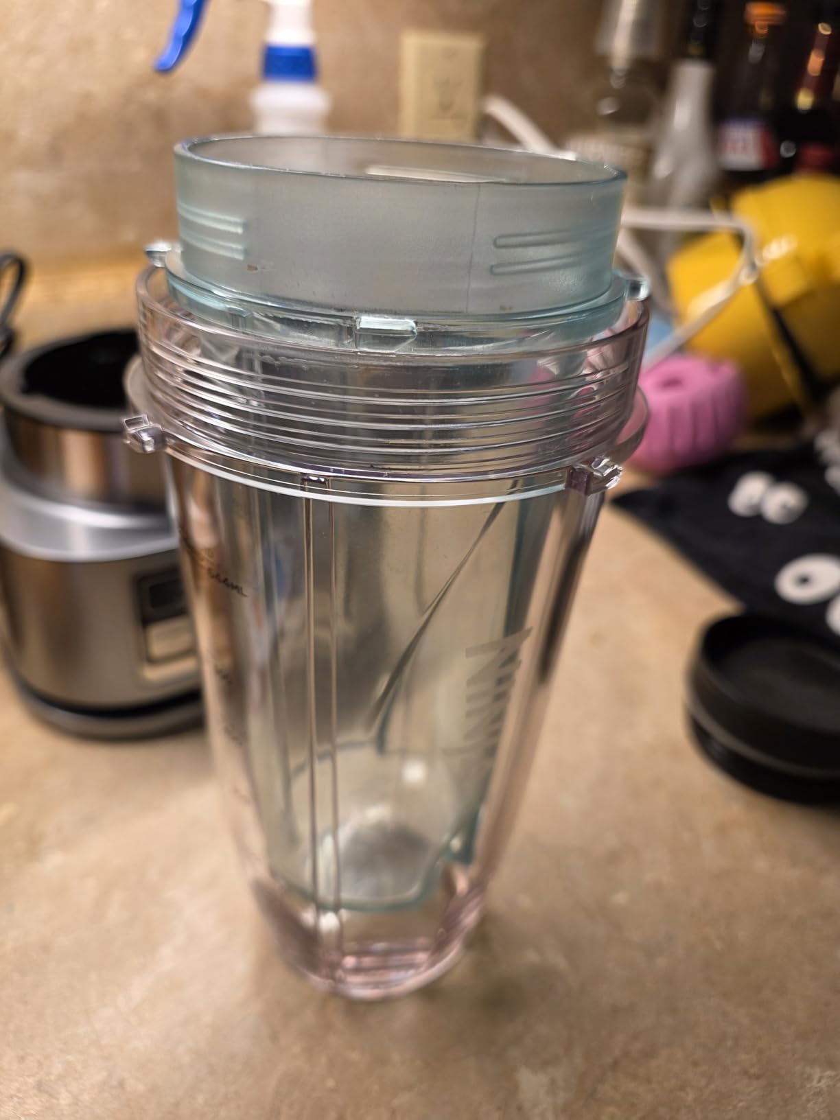 Ninja Foodi Personal Blender (SS101) | Smoothie Bowl Maker, Nutrient Extractor | 1200-Peak-Watt smartTORQUE Motor | Hybrid Edge Blades, (2) 24-oz. Cups | Silver customer photo 2