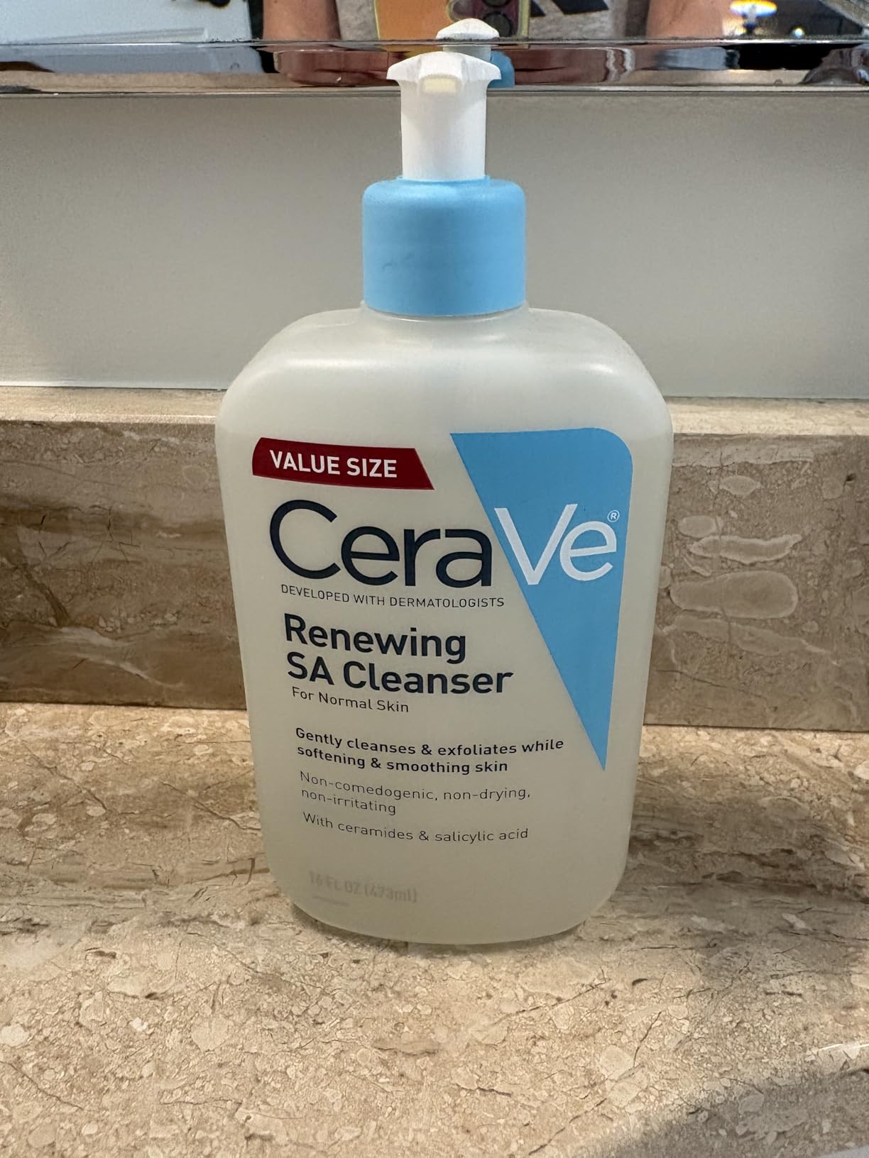 CeraVe Renewing Salicylic Acid Cleanser, Formulated With Hyaluronic Acid, Niacinamide, & Ceramides, Gentle BHA Exfoliating Face Wash Smoothes & Softens Skin, Non Comedogenic & Fragrance Free, 16 Ounce customer photo 1