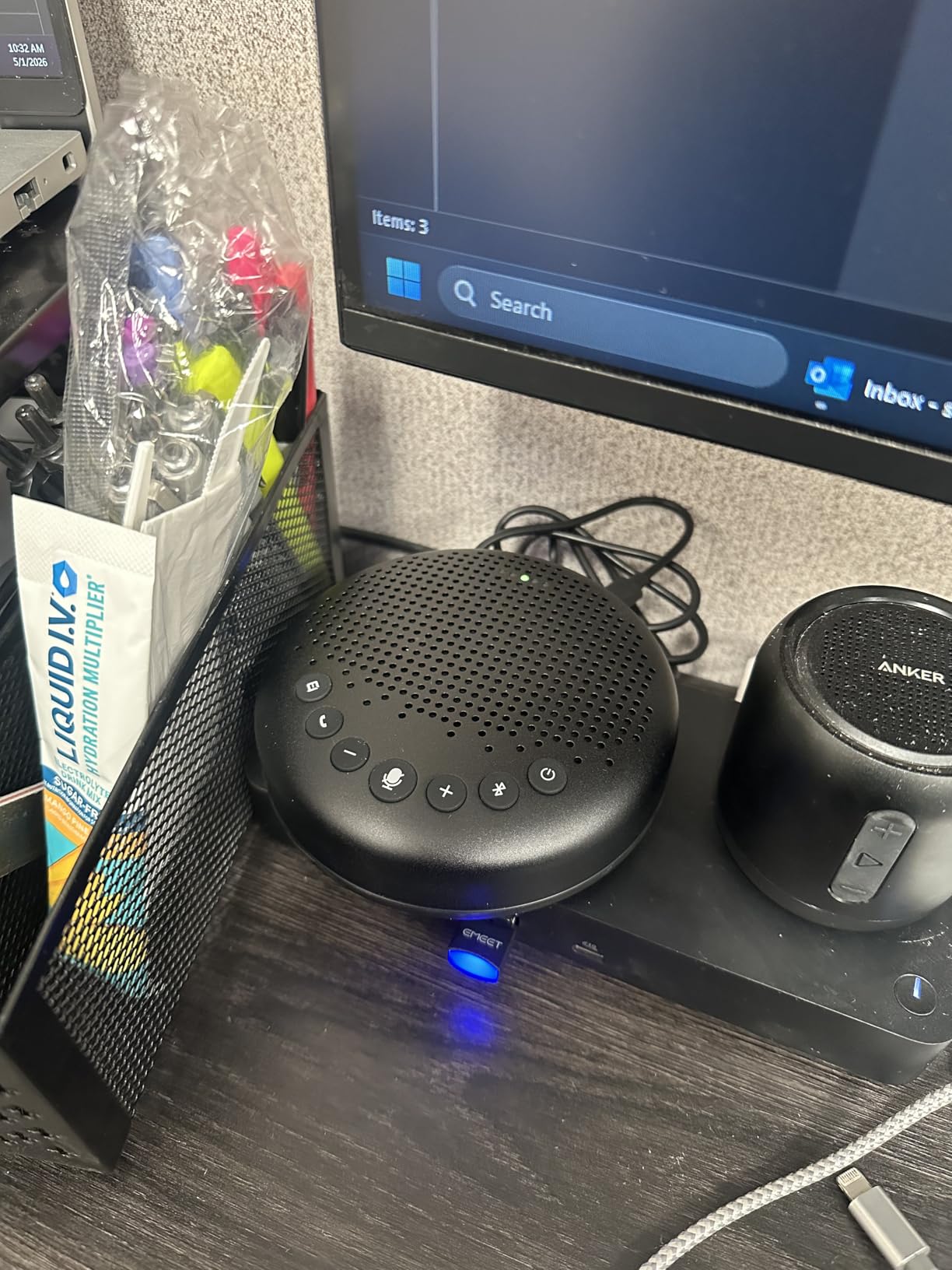 EMEET Conference Speaker and Microphone Luna 360° Voice Pickup w/Noise Reduction/Mute/Indicator USB Bluetooth Speakerphone w/Dongle for 8 People Daisy Chain for 16 Compatible with Leading Software customer photo 1