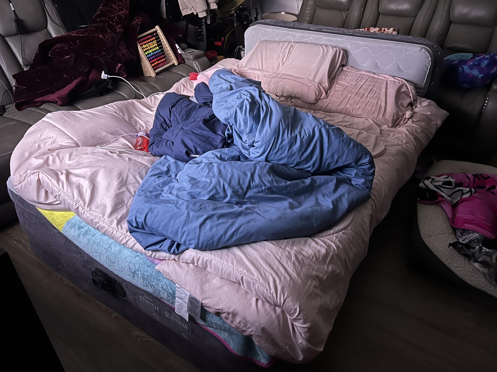 Intex Queen Size Air Mattress, 18in Height Airbed with Headboard, Built-in Pump, Dura-Beam Deluxe Ultra-Plush - Portable Inflatable Bed for Camping & Travel customer photo 1