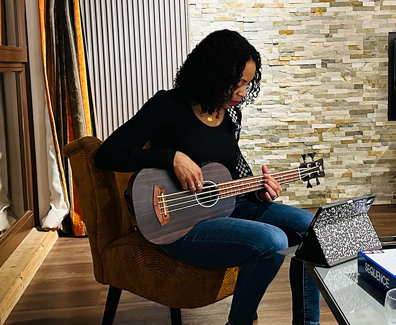 Electric Bass Ukulele, AKLOT Baritone Fretless Ukelele Bass Uke 30 inch Ebony African Blackwood Professional E-A-D-G with Gig Bag customer photo 2