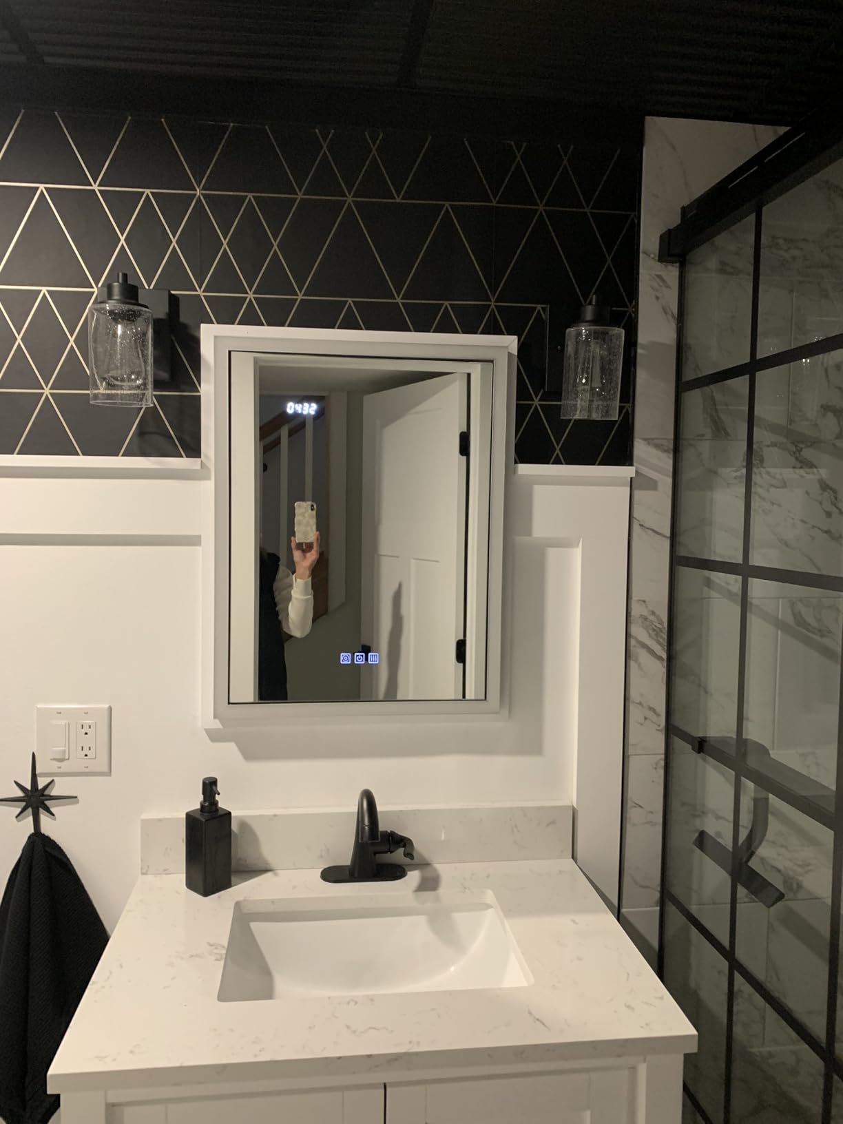 Delta Arvo Brushed Nickel Bathroom Faucet 1 Hole, Single Hole Bathroom Sink Faucet for Vanity, Push-Pop Drain Assembly, Spotshield Stainless 15840LF-SP customer photo 2