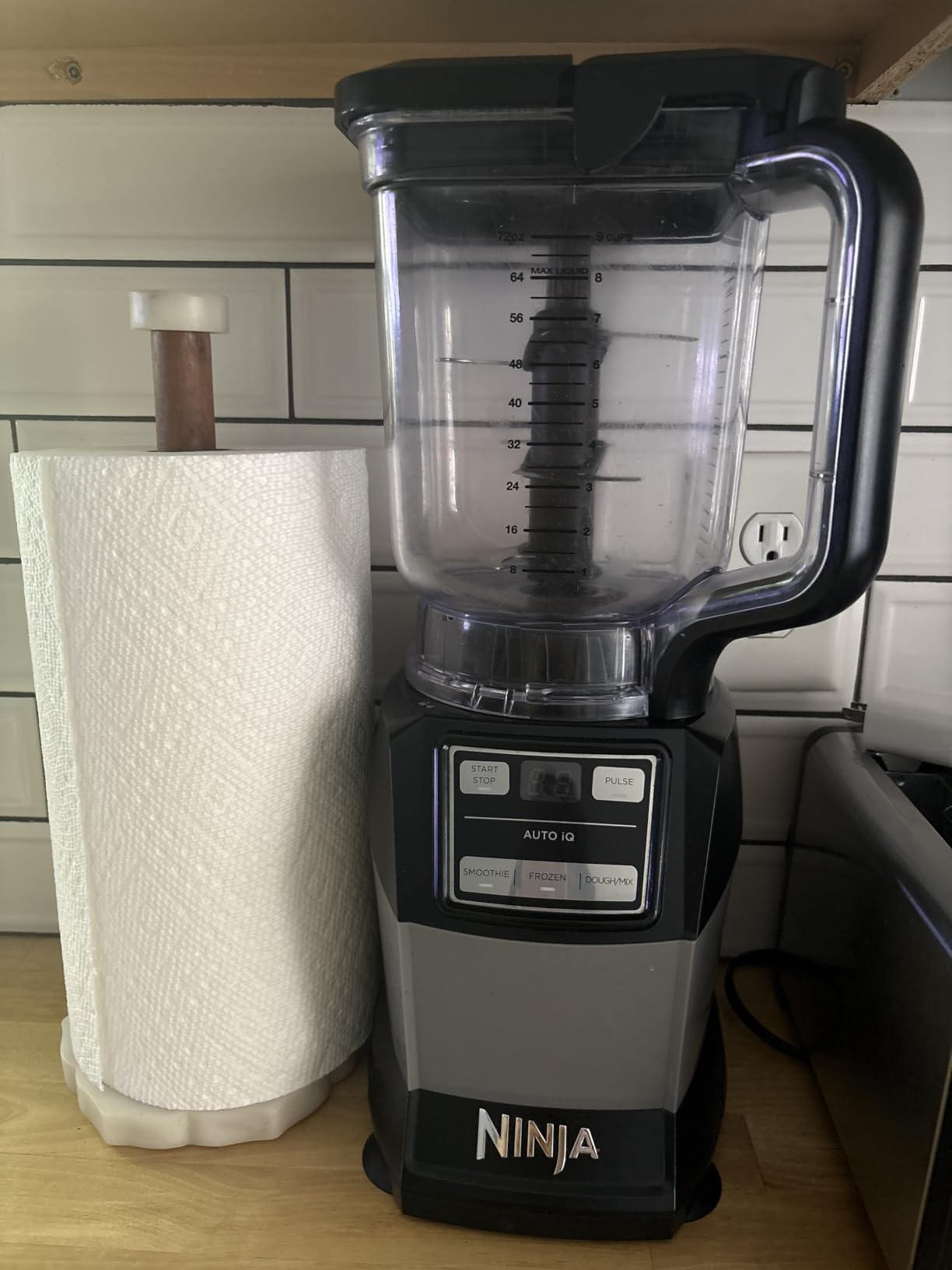 Ninja Compact Kitchen System (AMZ493BRN) | 1200W, 3 Functions for Smoothies, Dough & Frozen Drinks with Auto-IQ | 72-oz.* Blender Pitcher, 40-oz. Processor Bowl & 18-oz. Single-Serve Cup | Grey customer photo 1