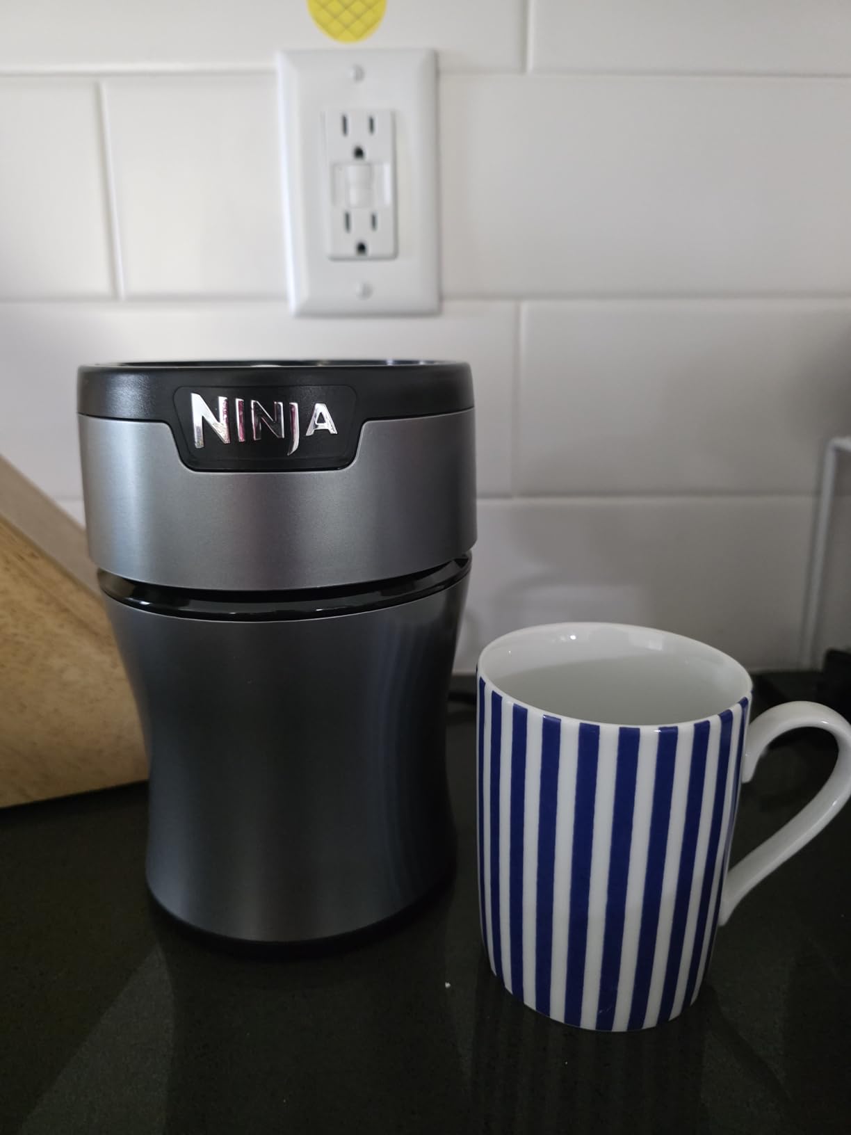 Ninja Nutri-Plus Personal Blender BN301 with 3x 20 oz To-Go Cups, 900 Peak Watt, Silver customer photo 2