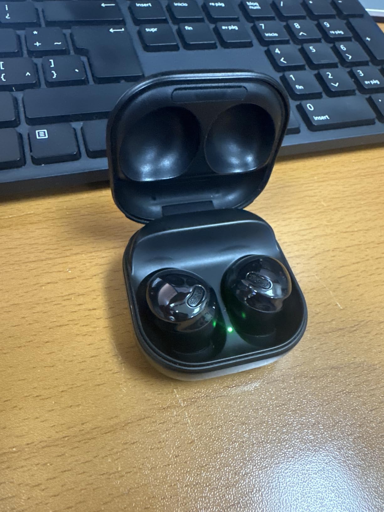 SAMSUNG Galaxy Buds Pro R190 Bluetooth Earbuds True Wireless, Noise Cancelling (Renewed) customer photo 2