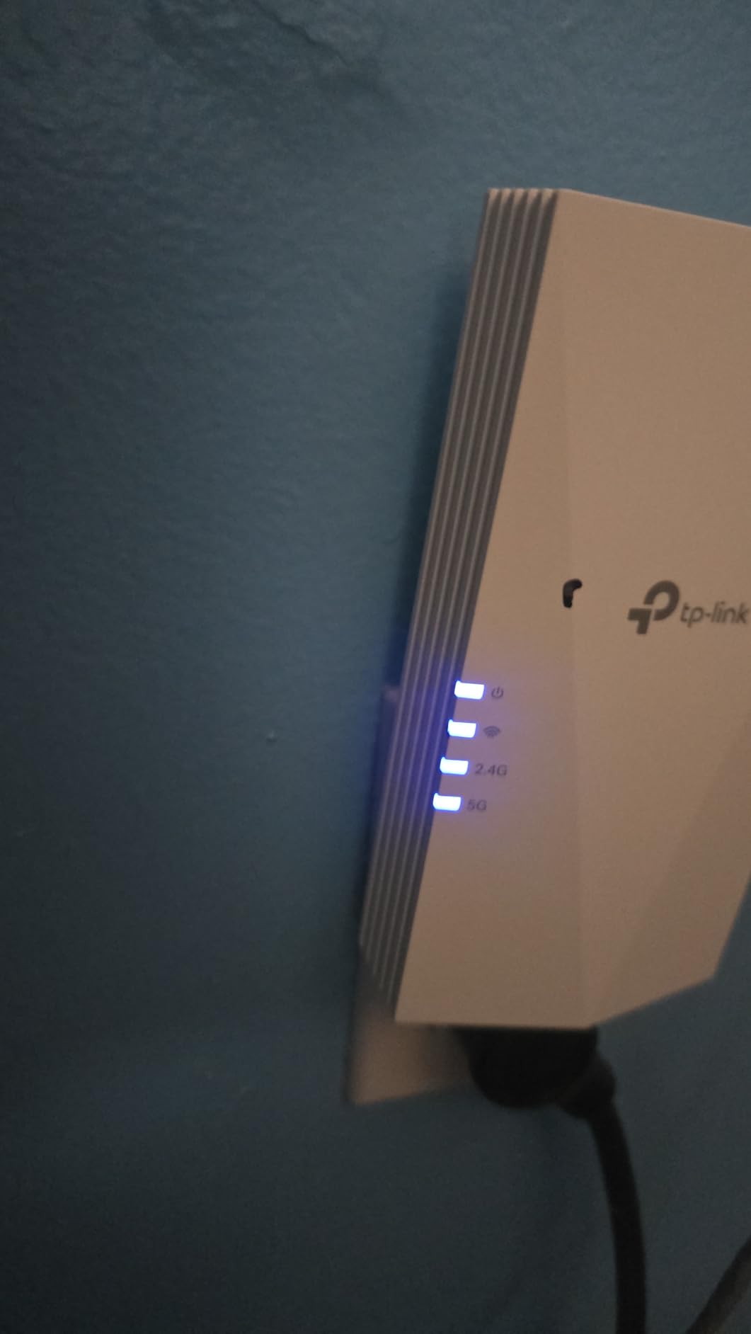 TP-Link AX1500 WiFi Extender Internet Booster (RE500X), WiFi 6 Range Extender Covers up to 1500 sq.ft and 25 Devices, Dual Band, AP Mode w/Gigabit Port, APP Setup, OneMesh Compatible customer photo 2