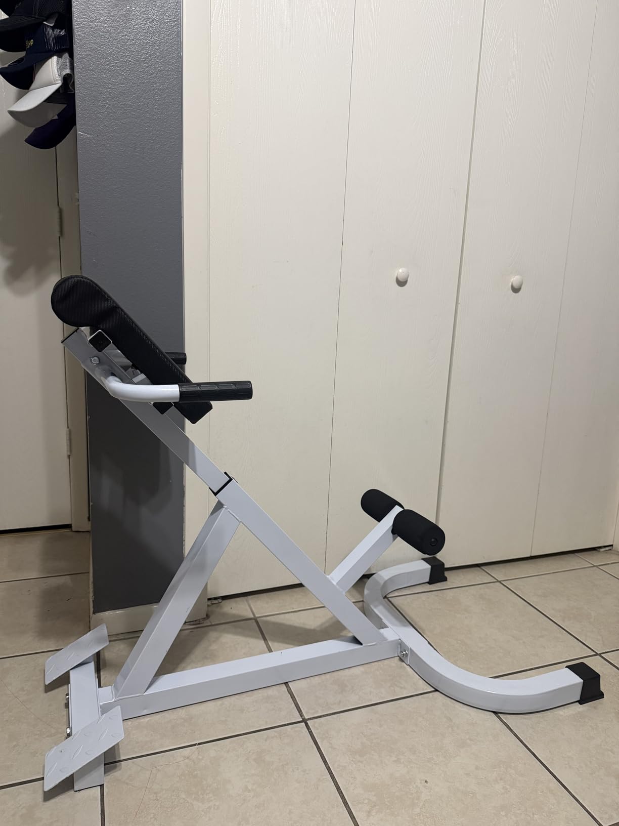 Roman Chair Back Extender - Angle & Height Dual Adjustable Hyperextension Bench for Home Gym - Adjustable Back Exercise Machine Fitness Equipment customer photo 2