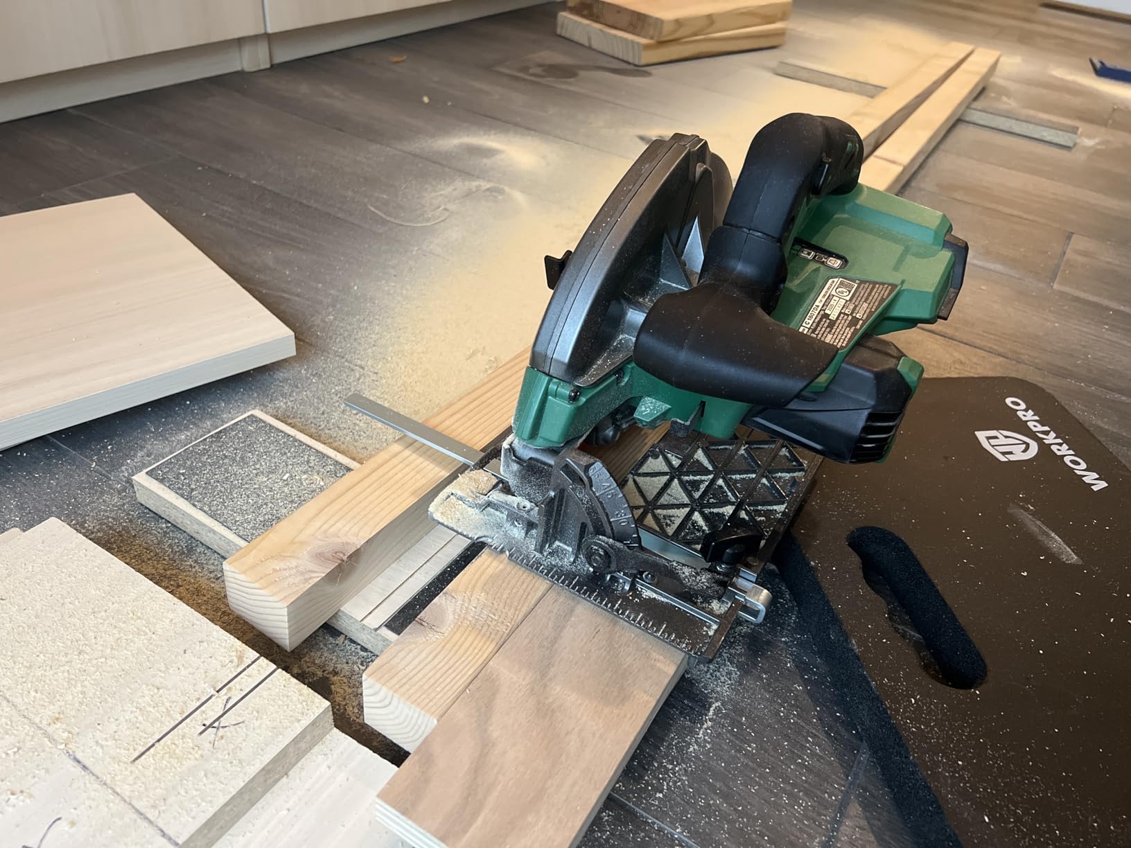 Metabo HPT 18V MultiVolt 7-1/4 Inch Cordless Circular Saw, High Torque, Lightweight Design, Up to 200 2x4 Cuts/Charge, Accepts 18V and 36V MultiVolt Metabo HPT Batteries, Tool Body Only, C1807DAQ4 customer photo 2