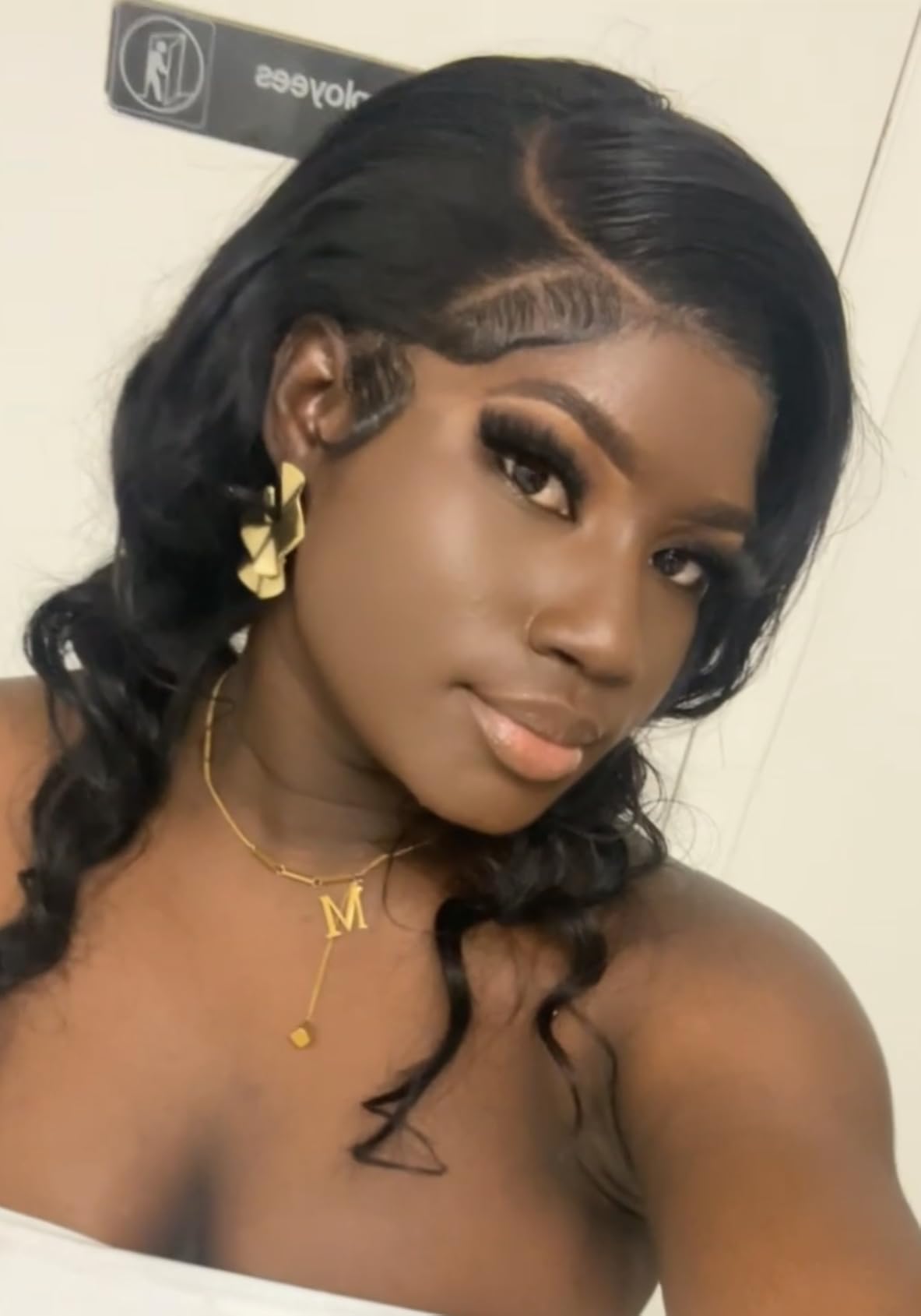 13x4 Body Wave Lace Front Wigs Human Hair Pre Plucked HD Transparent Lace Frontal Wig with Baby Hair 180% Density 9A Glueless Brazilian Virgin Human Hair Lace Front Wigs for Women Natural Black 22Inch customer photo 2