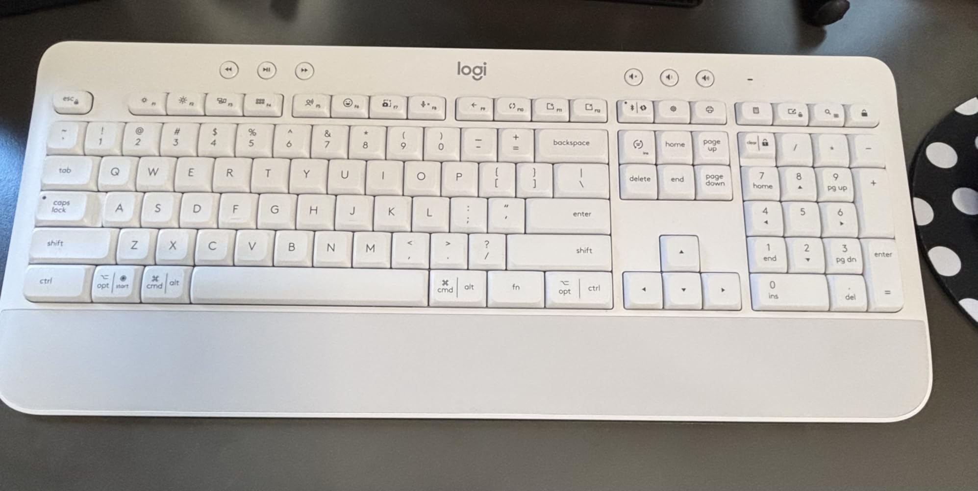 Logitech Signature K650 Comfort Full-Size Wireless Keyboard with Wrist Rest, Deep-Cushioned Keys, Numpad, Compatible with Most OS/PC/Window/Mac - Graphite customer photo 1