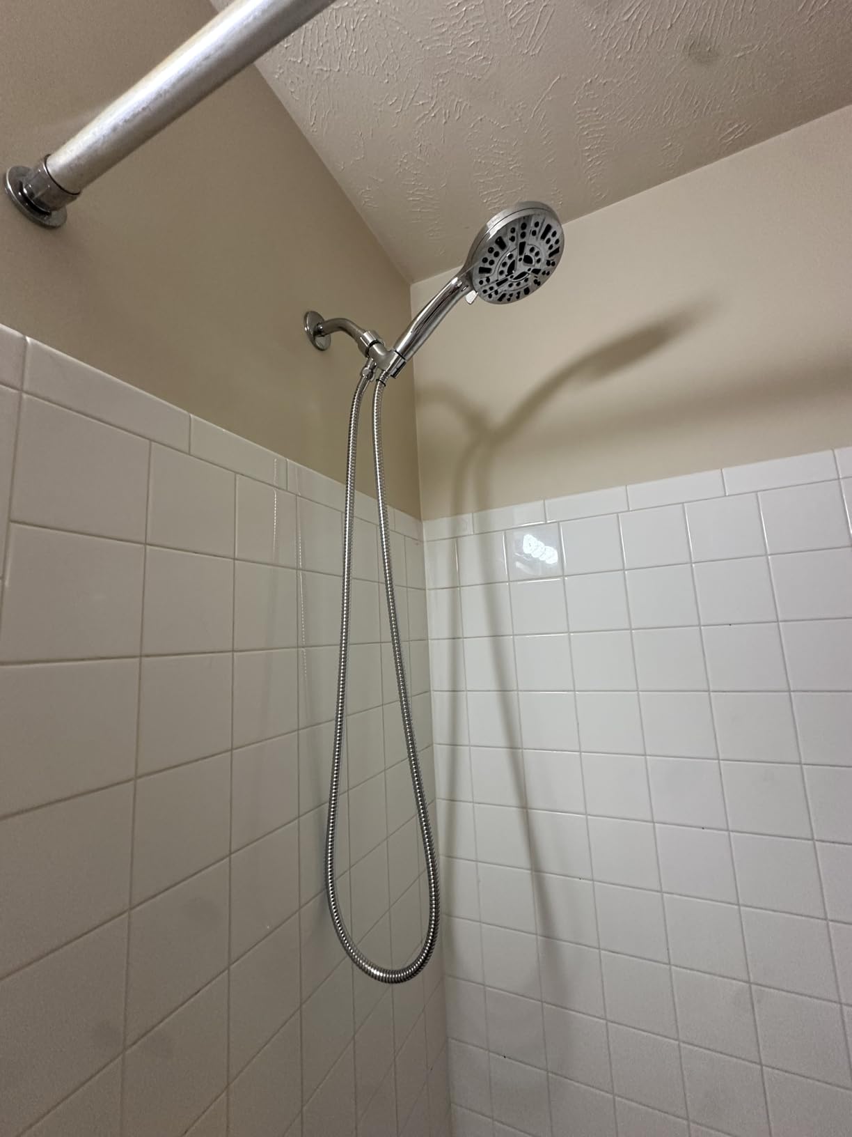 BESAQUO Shower Head, 10 Functions High Pressure shower head with handheld, Built-in Pause Mode & Power Wash, Non-Clogging Nozzles High Flow Hand Held Shower Head, Leakproof 6ft Hose & Adjustable Bracket customer photo 1
