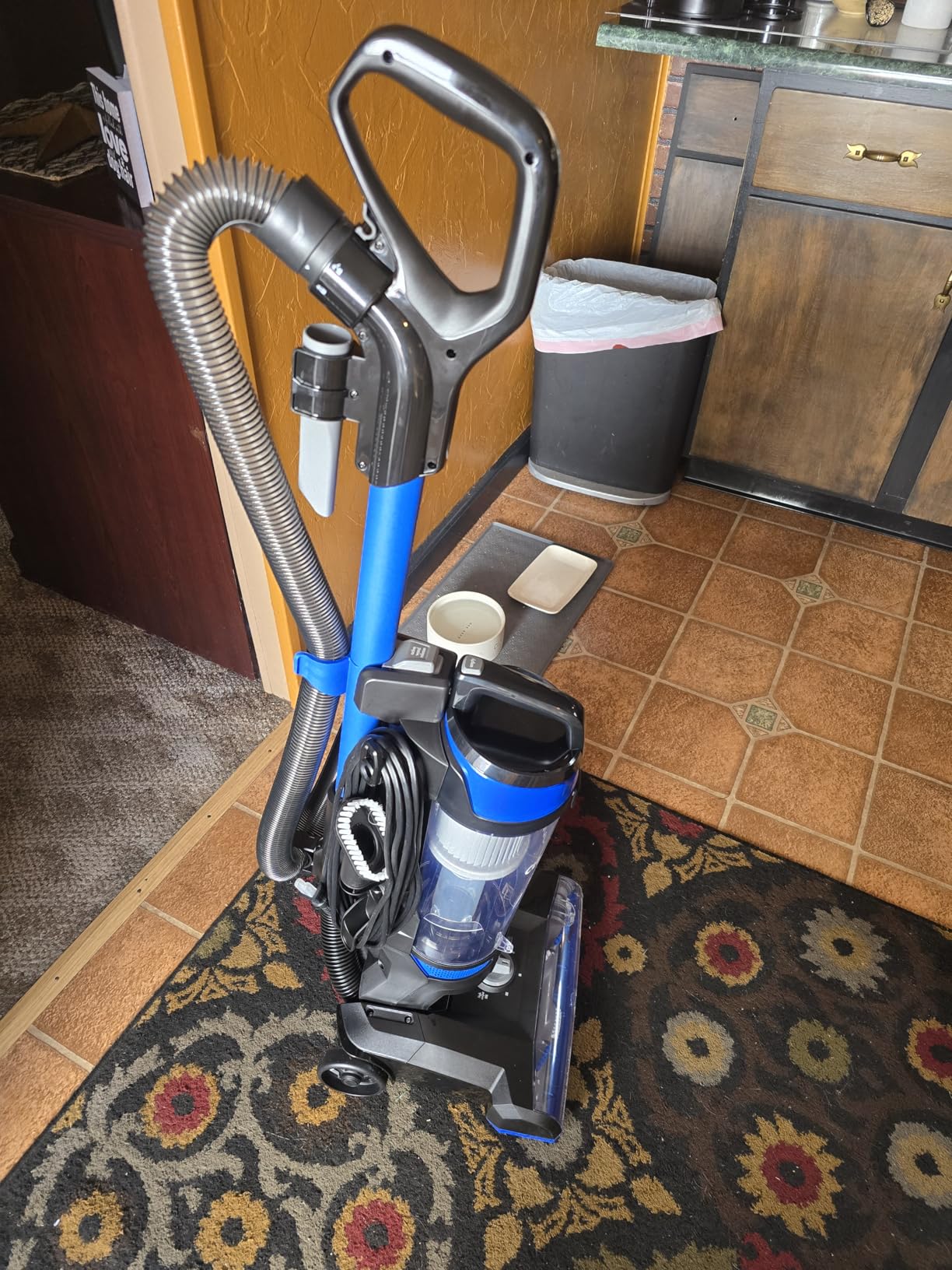 Bissell CleanView Rewind Pet Bagless Vacuum with Automatic Cord Rewind, Active Extension Wand for Hard-to-Reach Areas, Powerful Suction & Multi-Surface Cleaning, 3534 customer photo 1